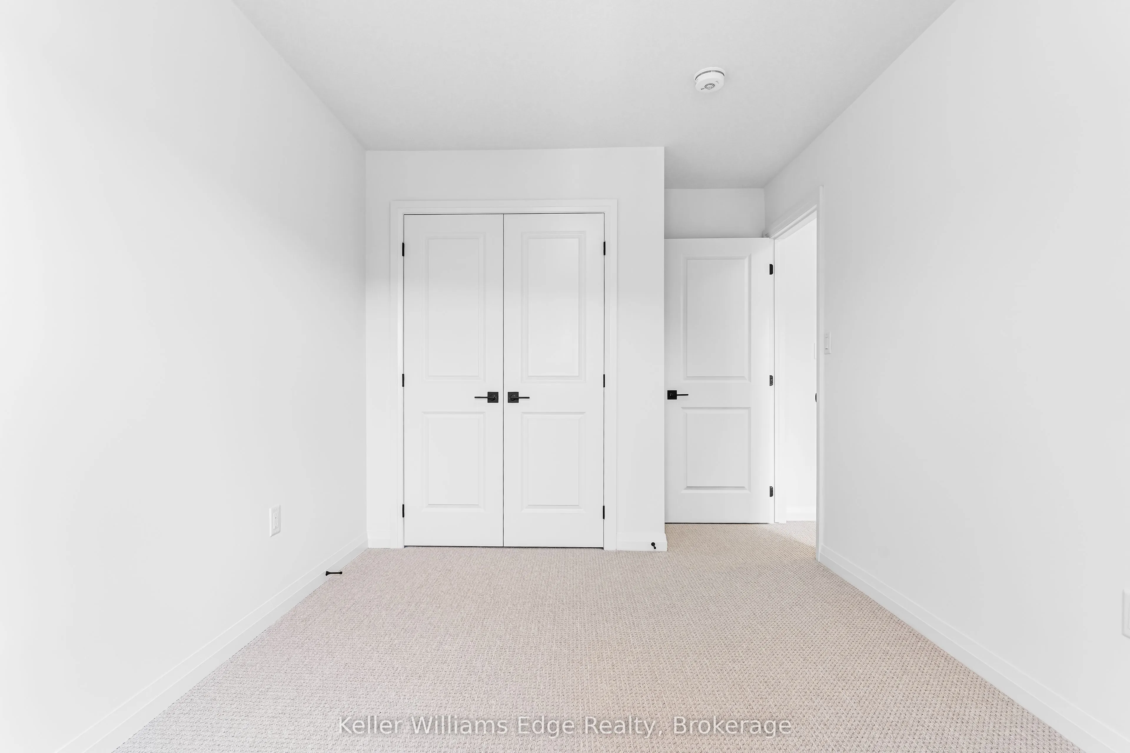 4040 Mountain Street, #60