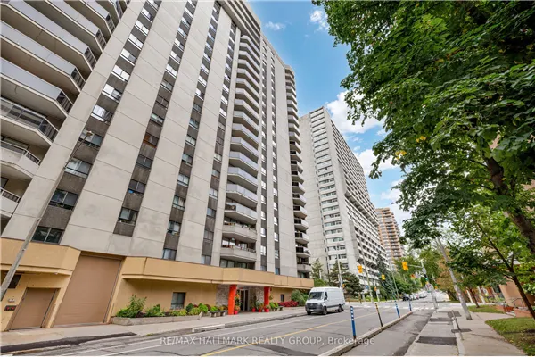 470 Laurier Avenue W, #402