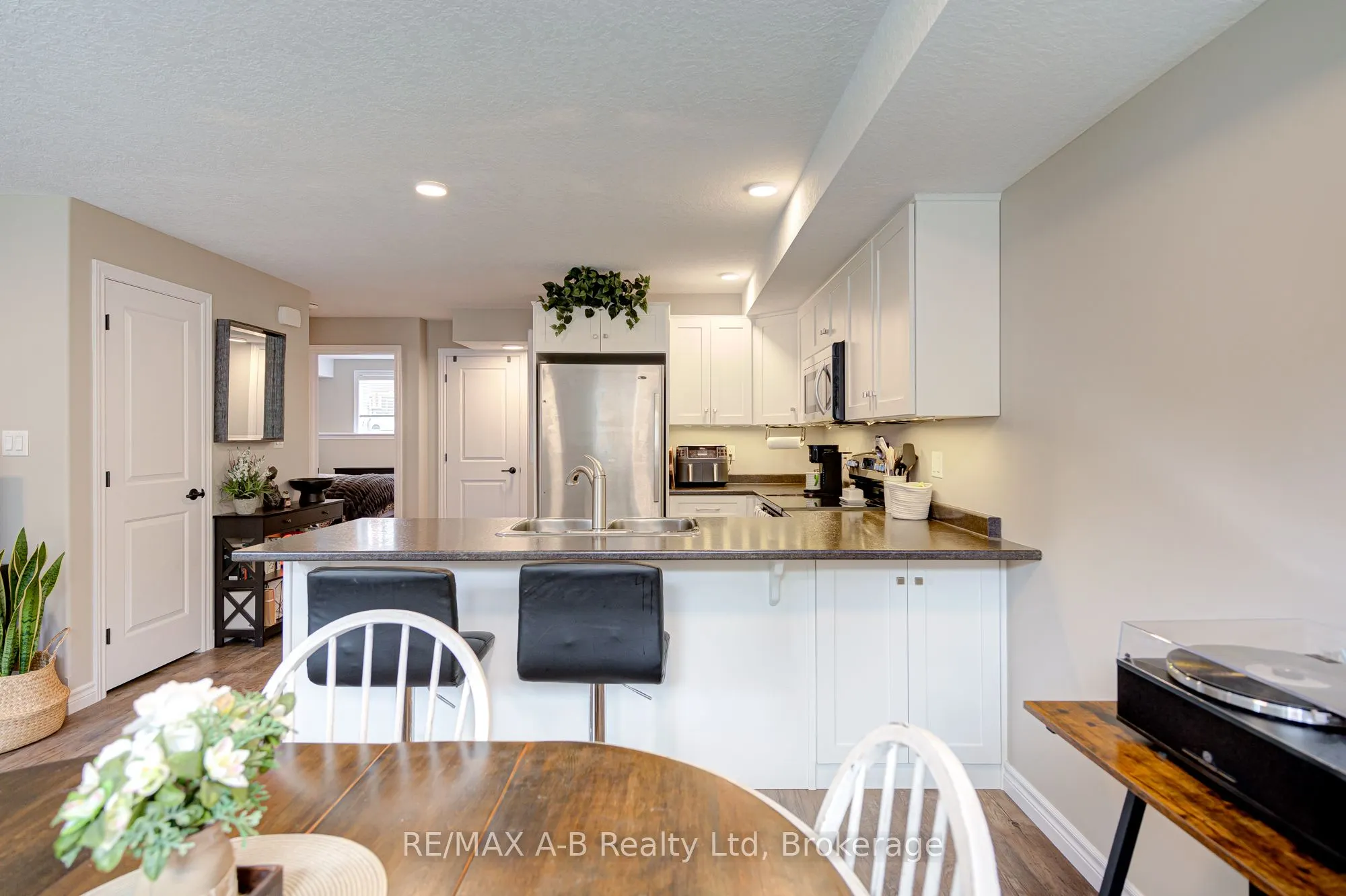 3199 Vivian Line 37, #5