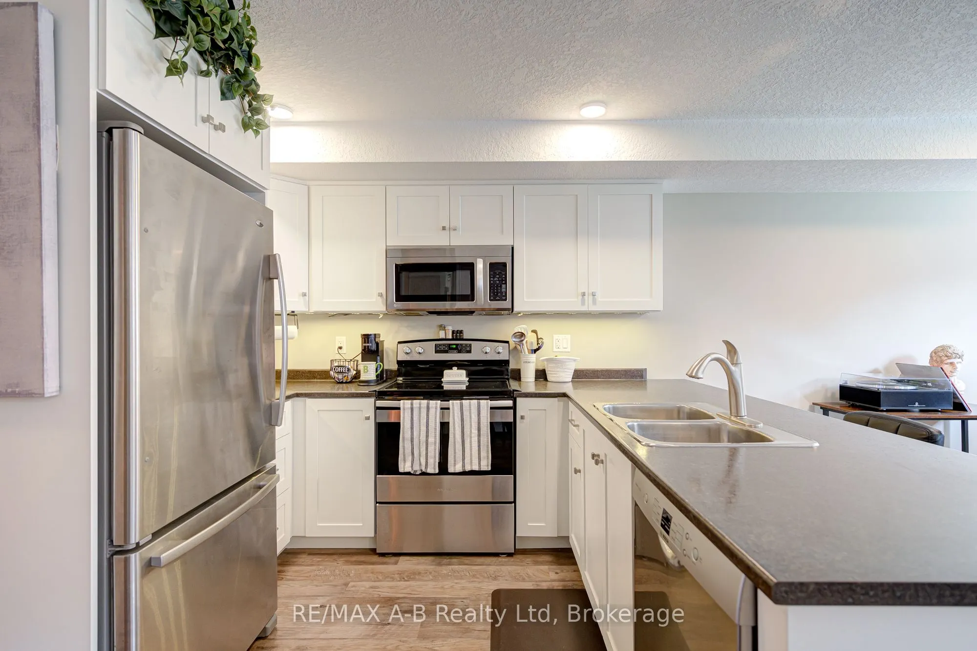 3199 Vivian Line 37, #5