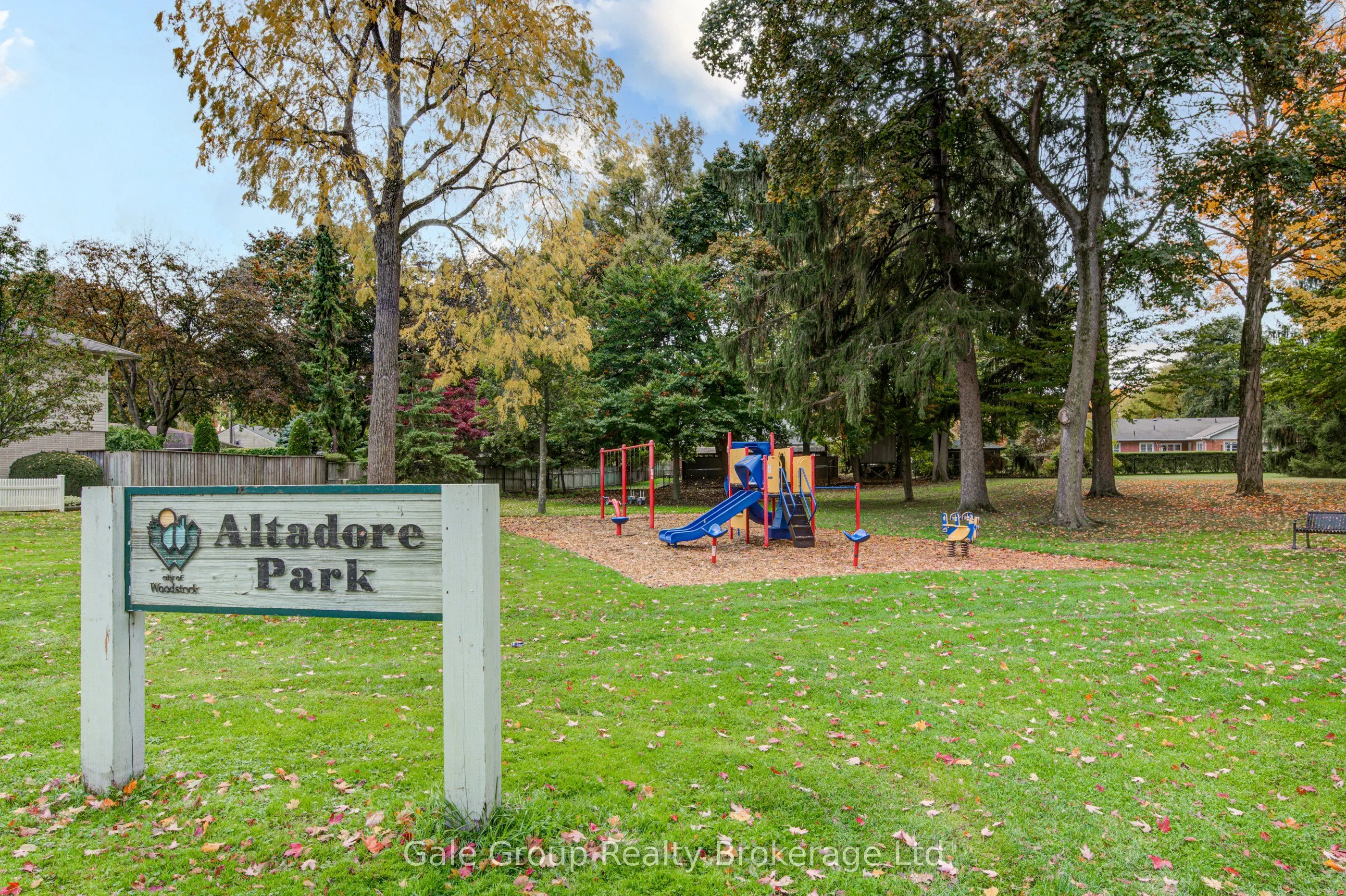 55 ALTADORE Crescent