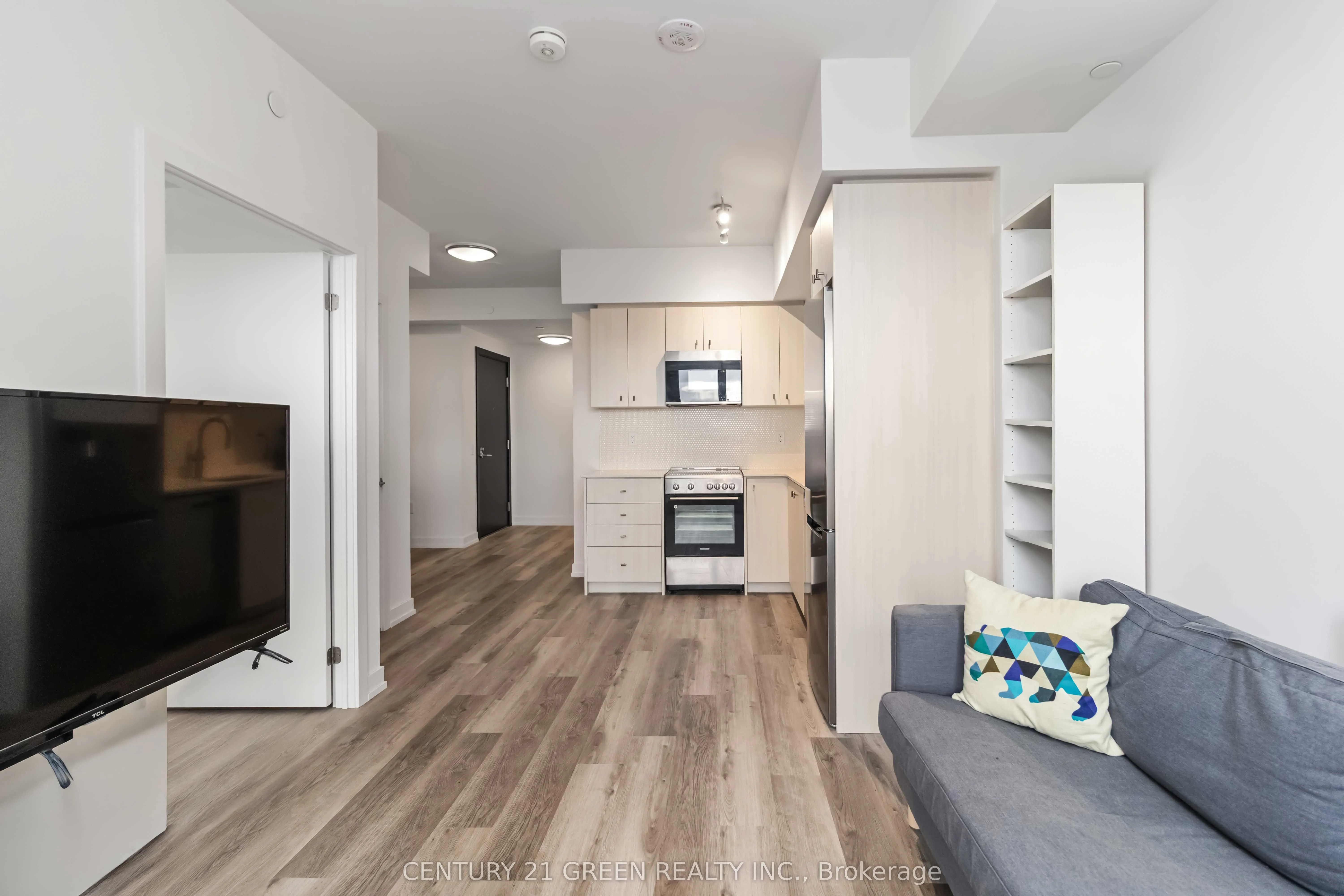 15 Wellington Street S, #408