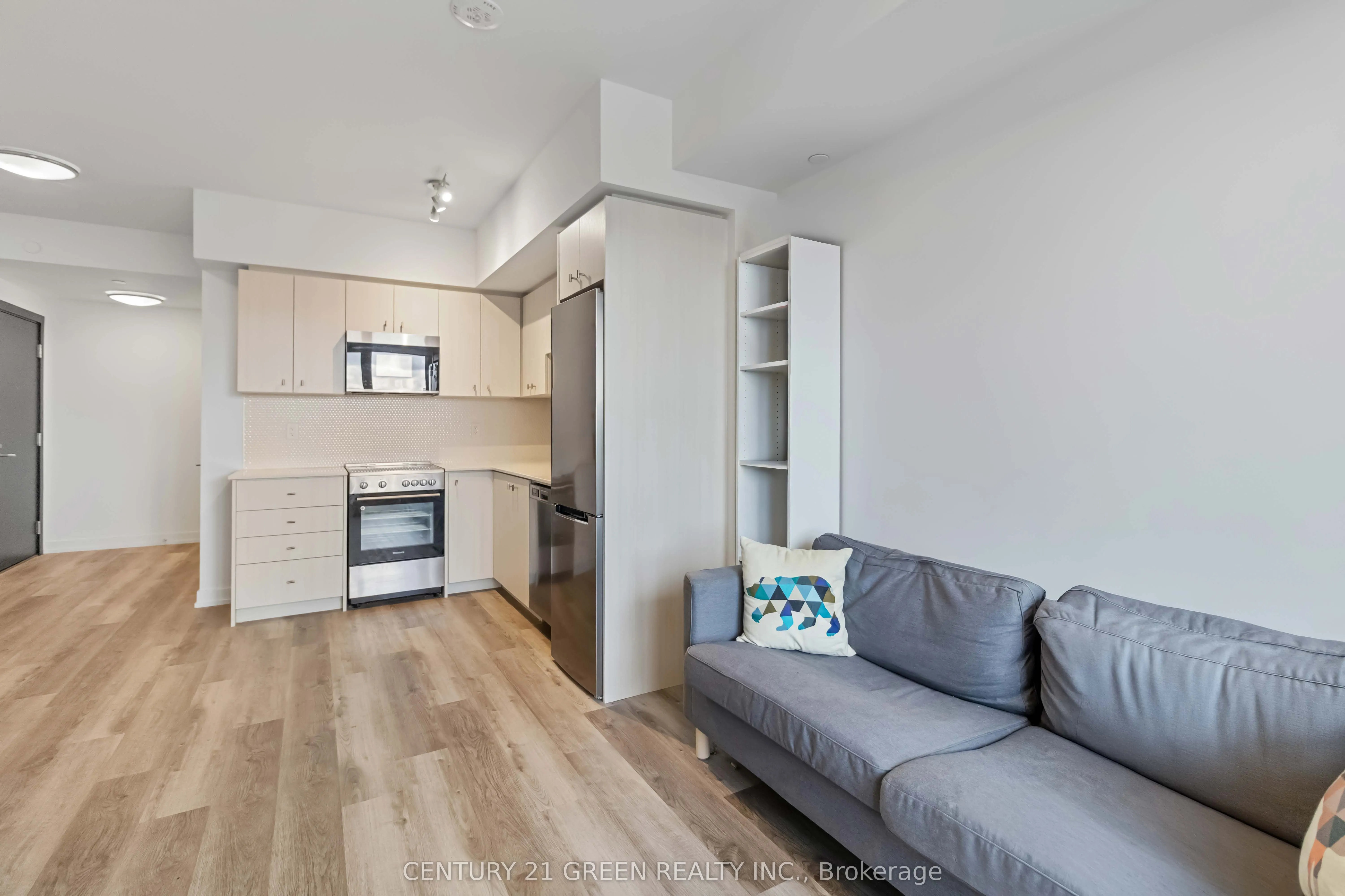 15 Wellington Street S, #408