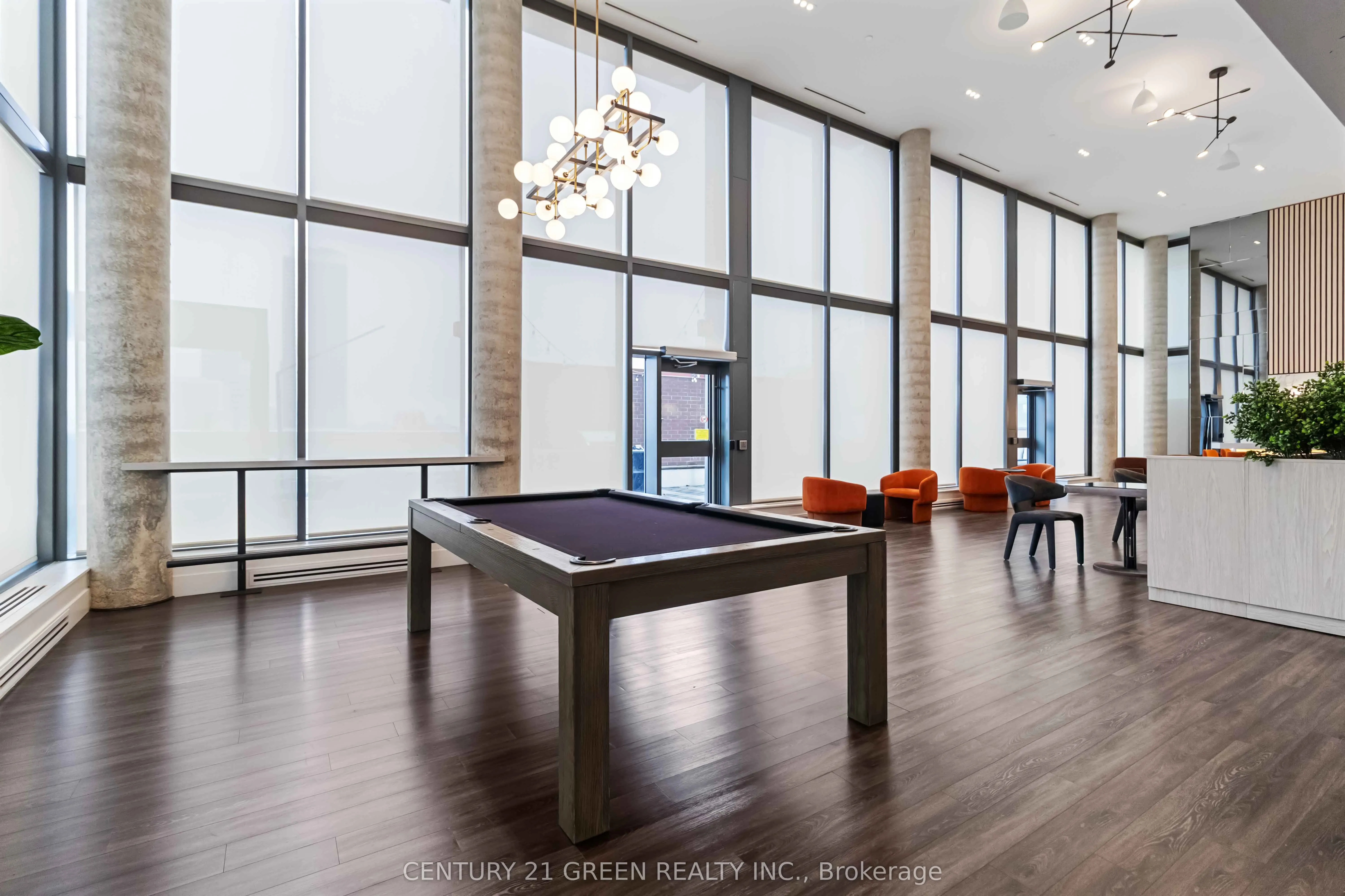 15 Wellington Street S, #408