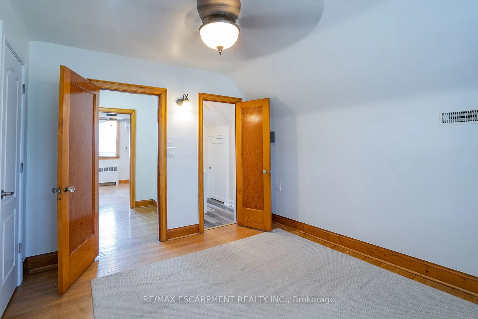 324 King Street E, #B