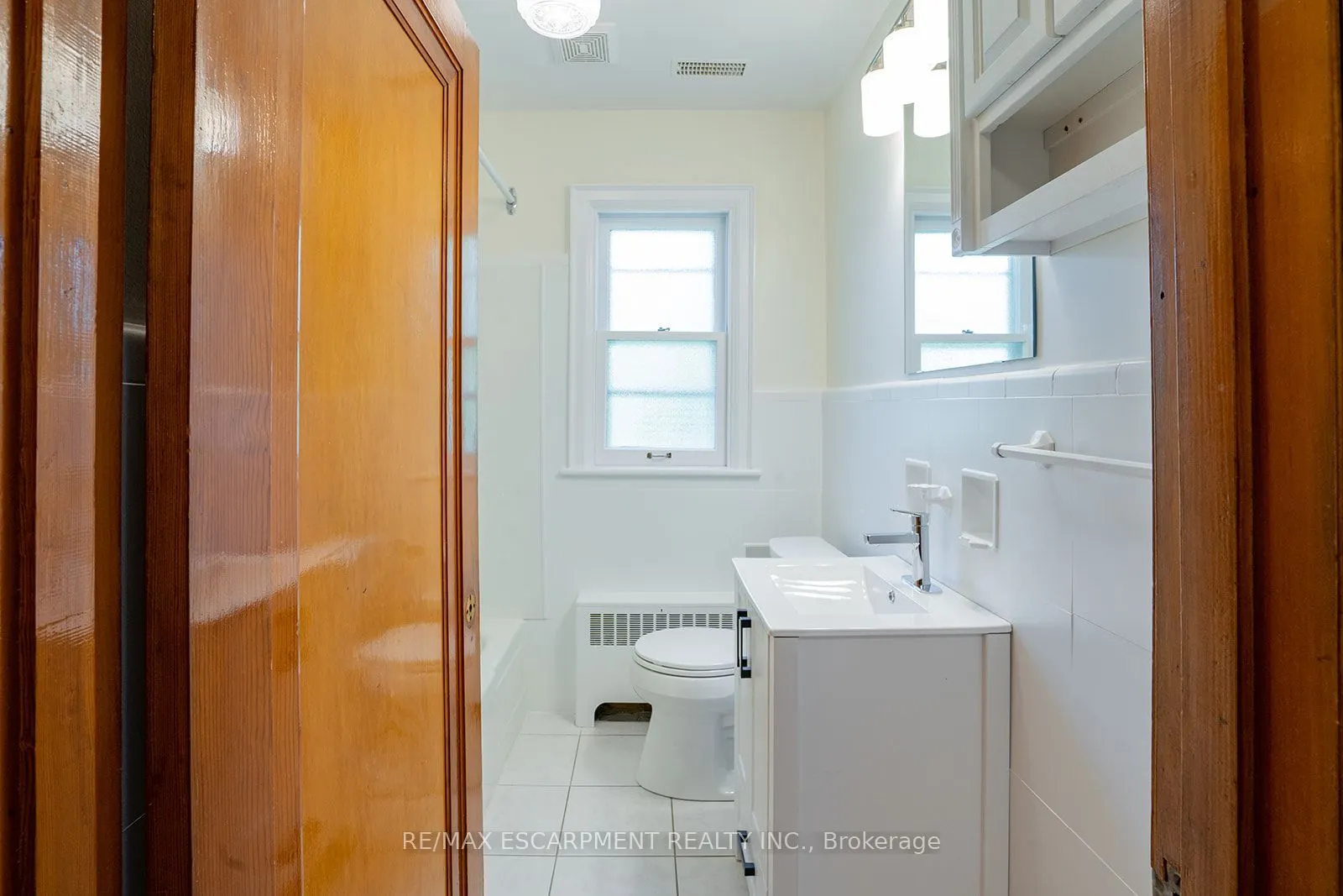 324 King Street E, #B