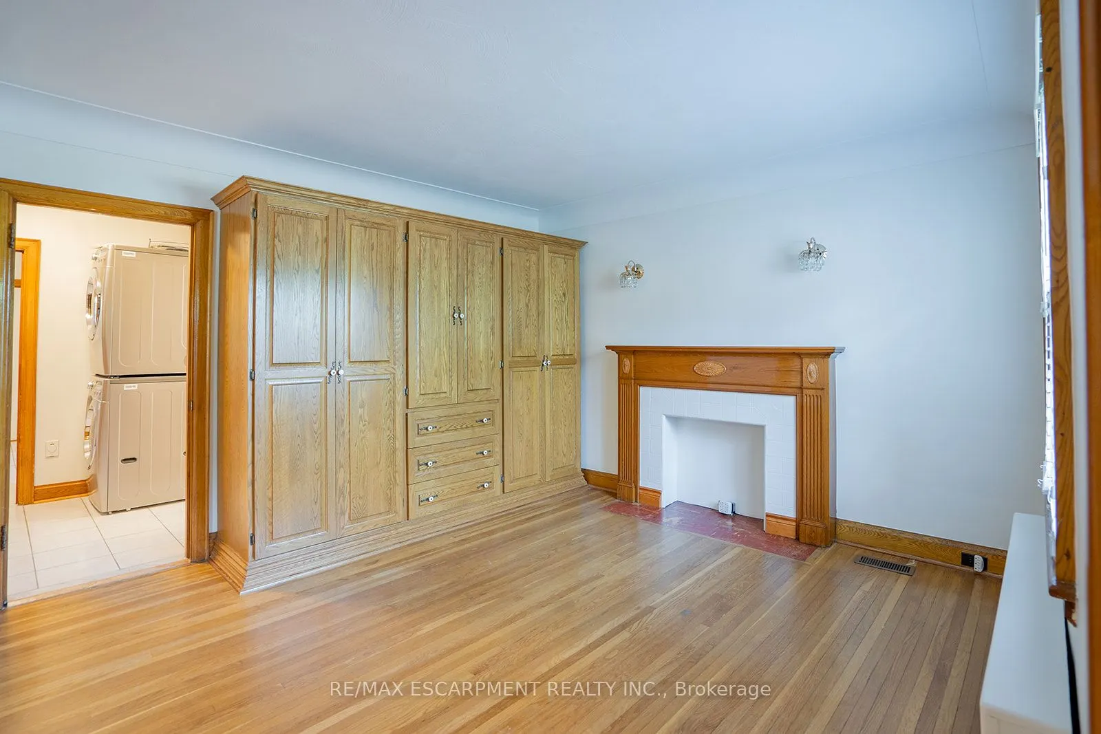 324 King Street E, #B