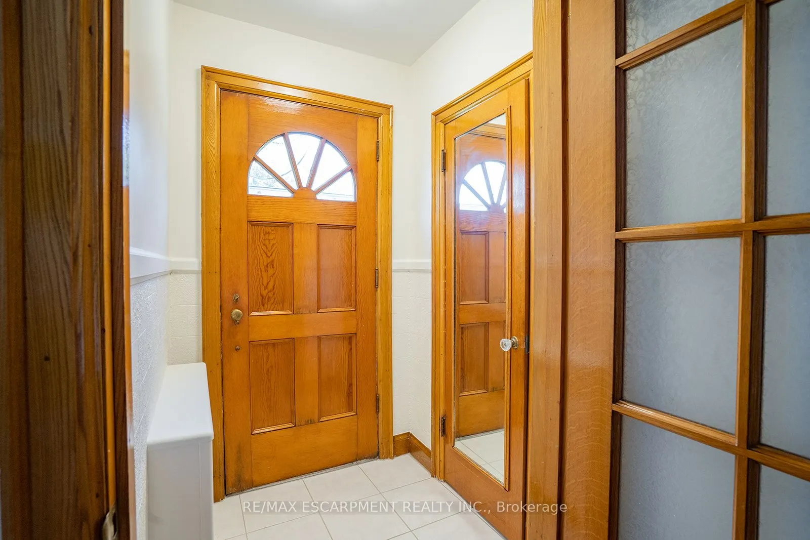 324 King Street E, #B