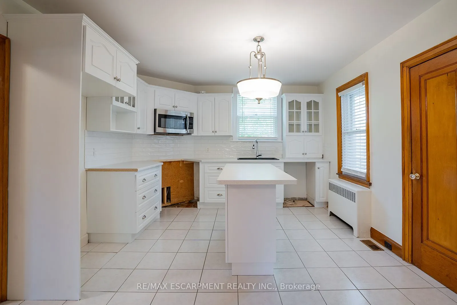 324 King Street E, #B