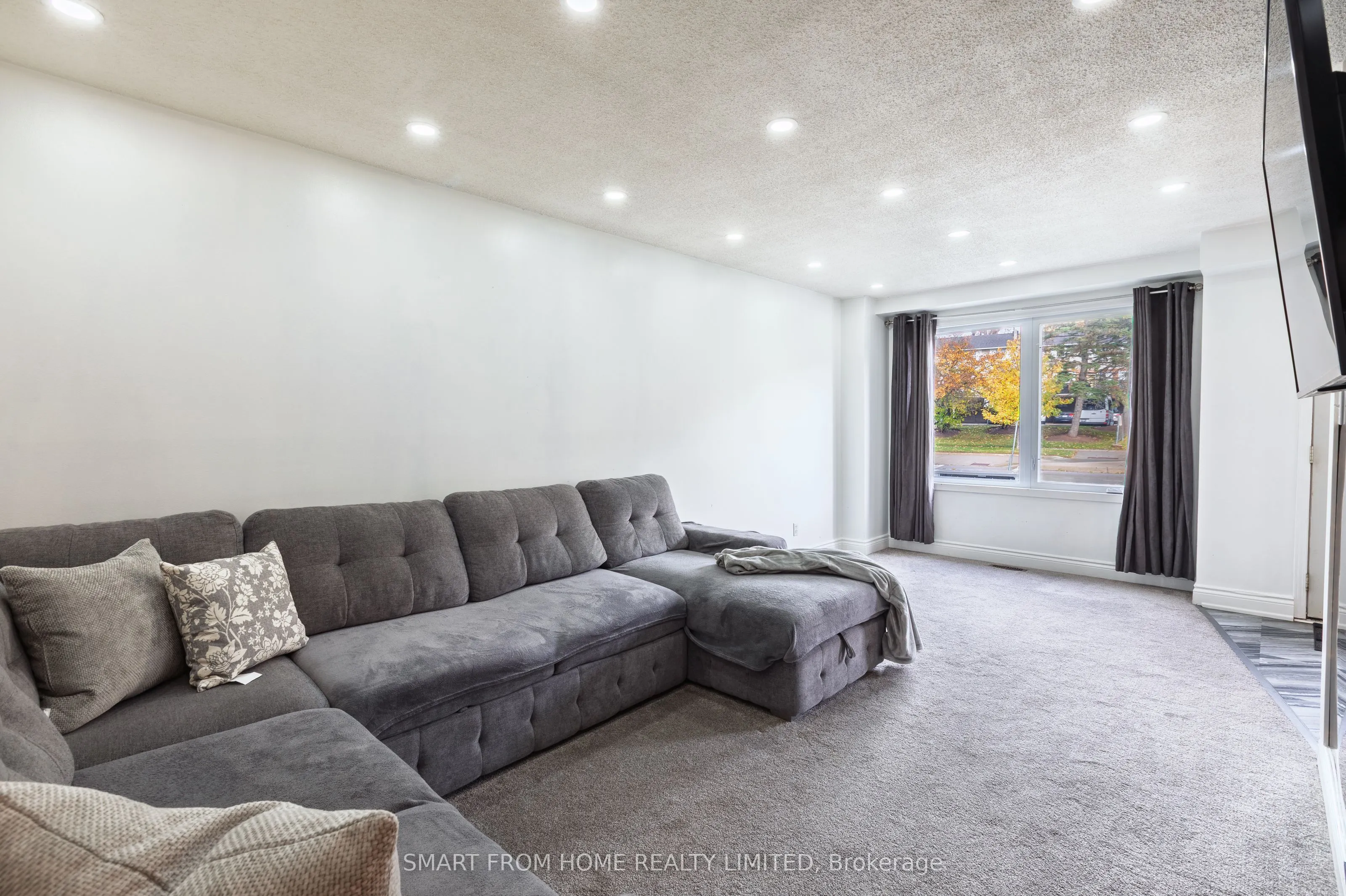 445 Pioneer Drive, #4