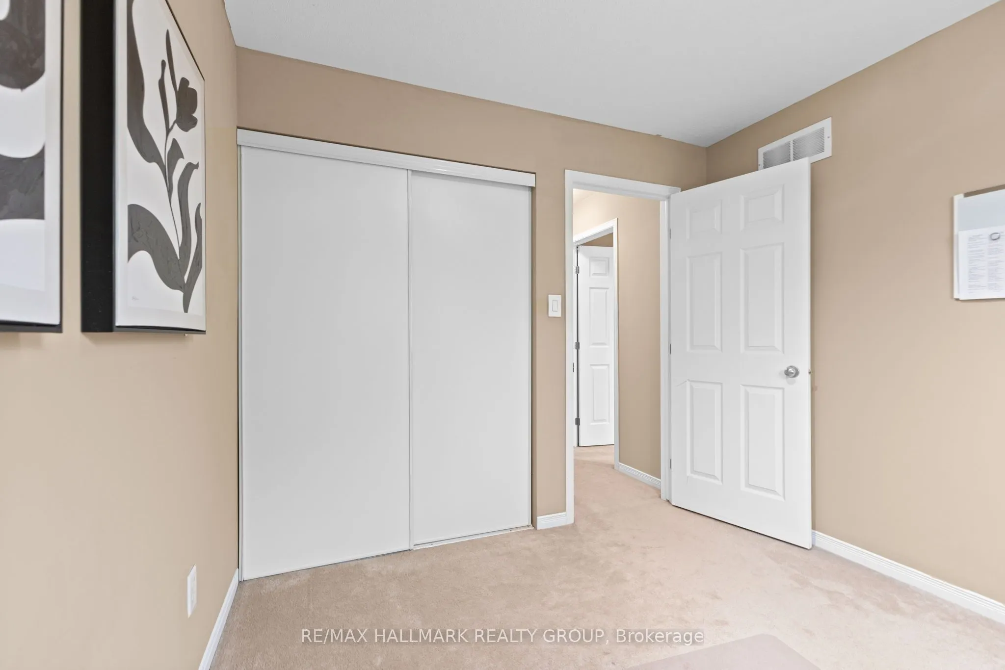 404 Wisteria Crescent