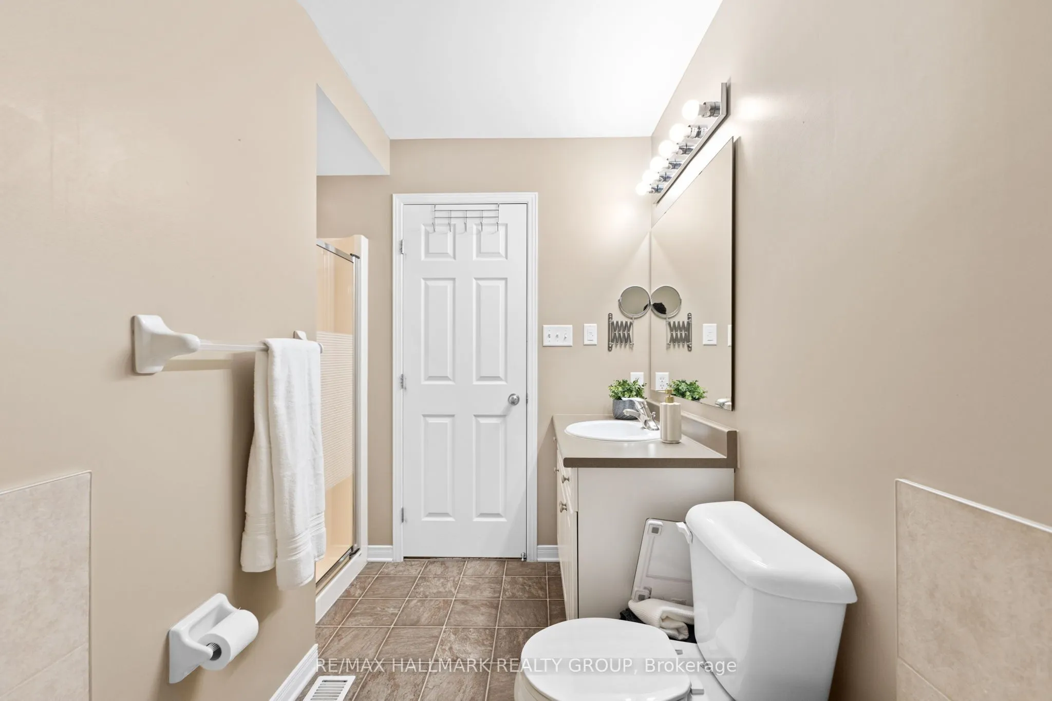 404 Wisteria Crescent