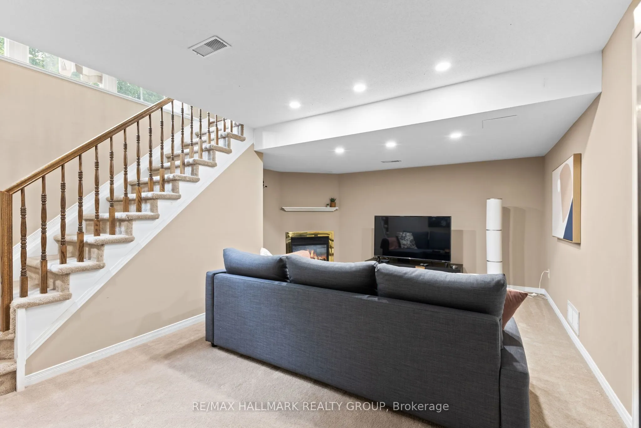 404 Wisteria Crescent