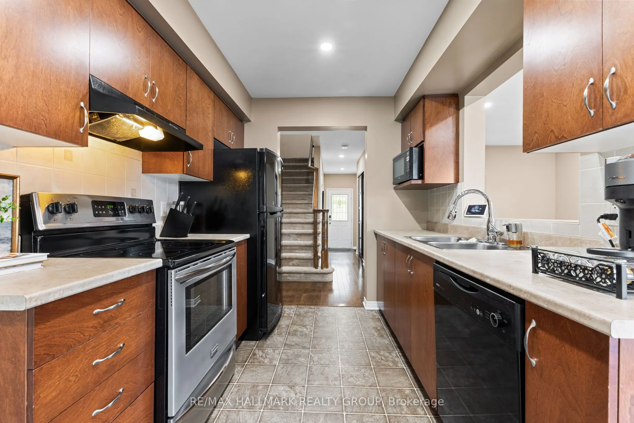 404 Wisteria Crescent