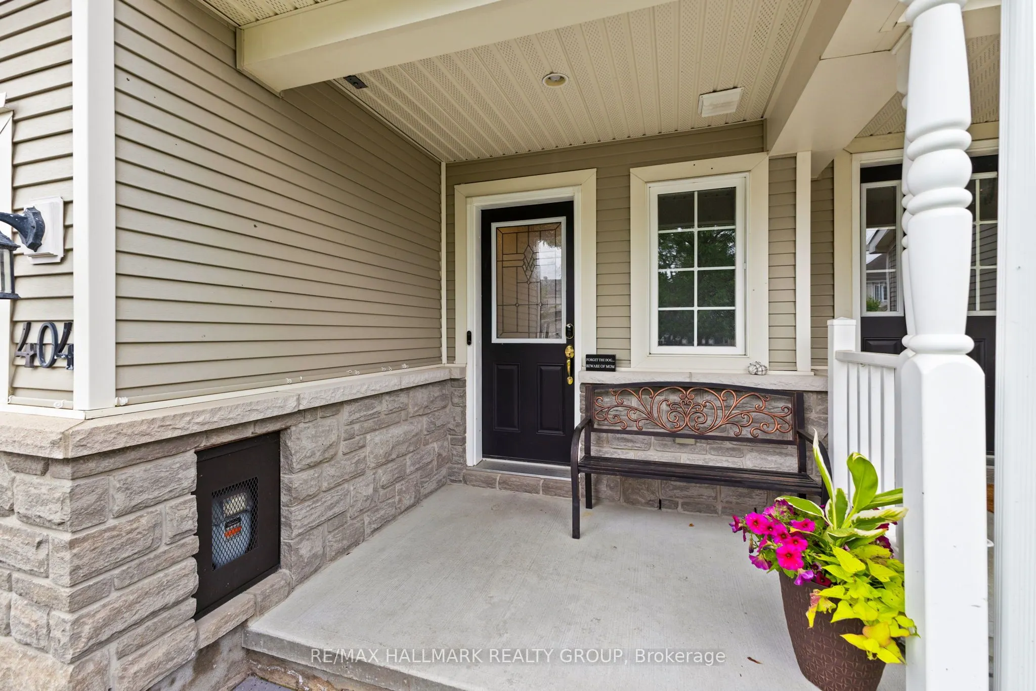 404 Wisteria Crescent