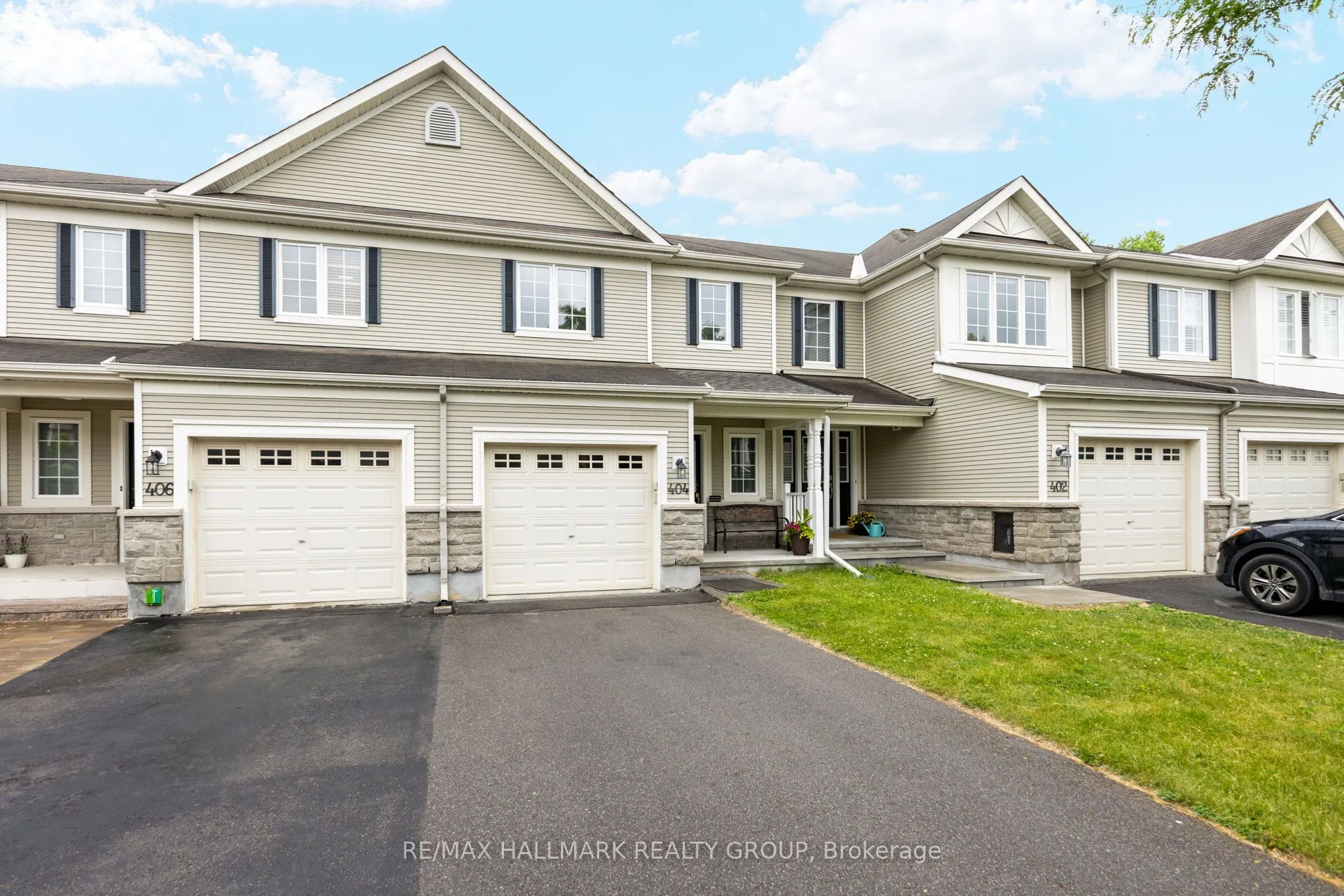 404 Wisteria Crescent