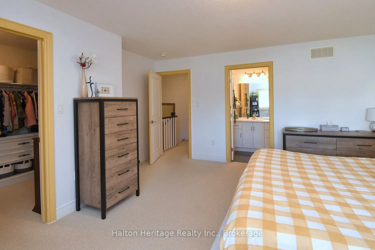 40 Hamilton Street S, #31