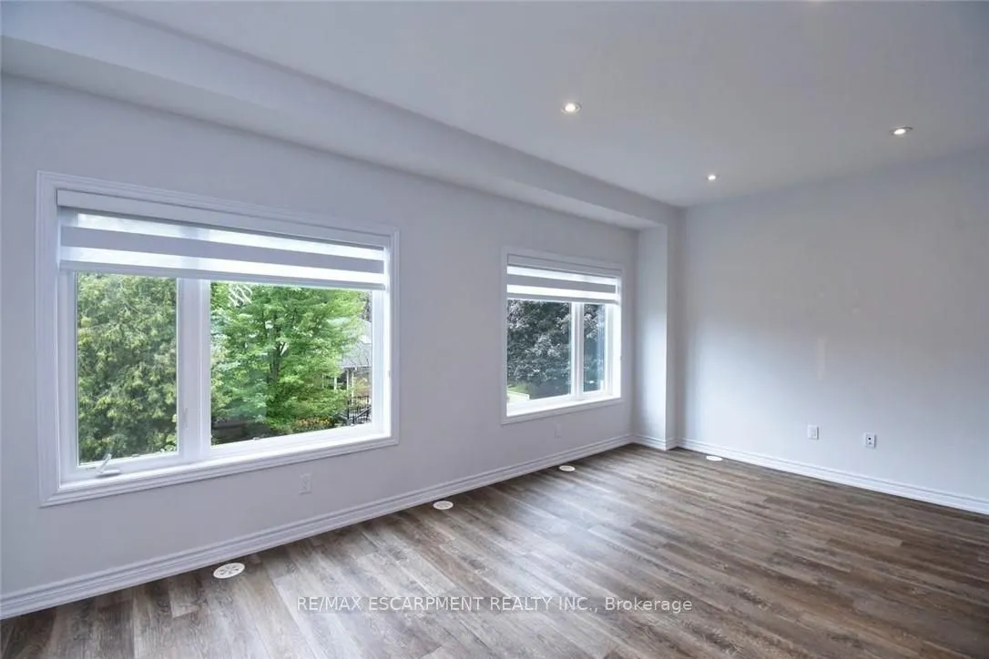 187 Wilson Street W, #4