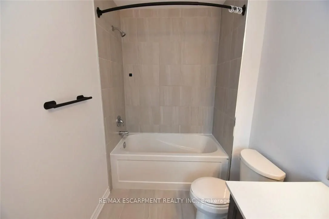 187 Wilson Street W, #4