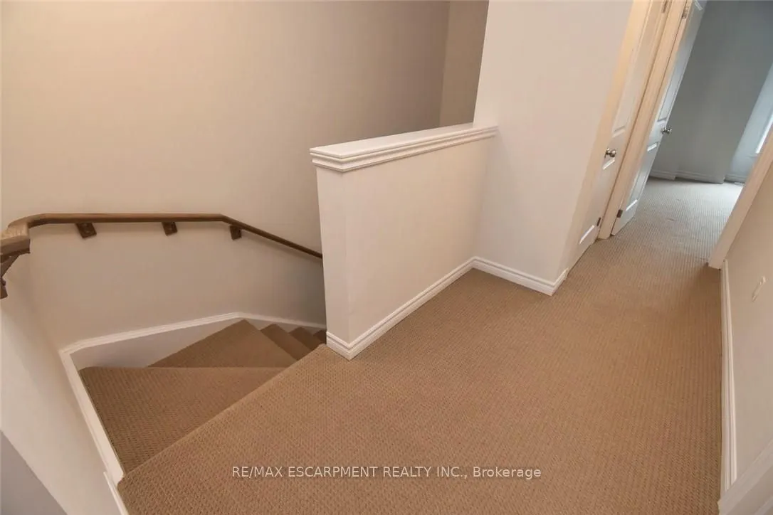 187 Wilson Street W, #4