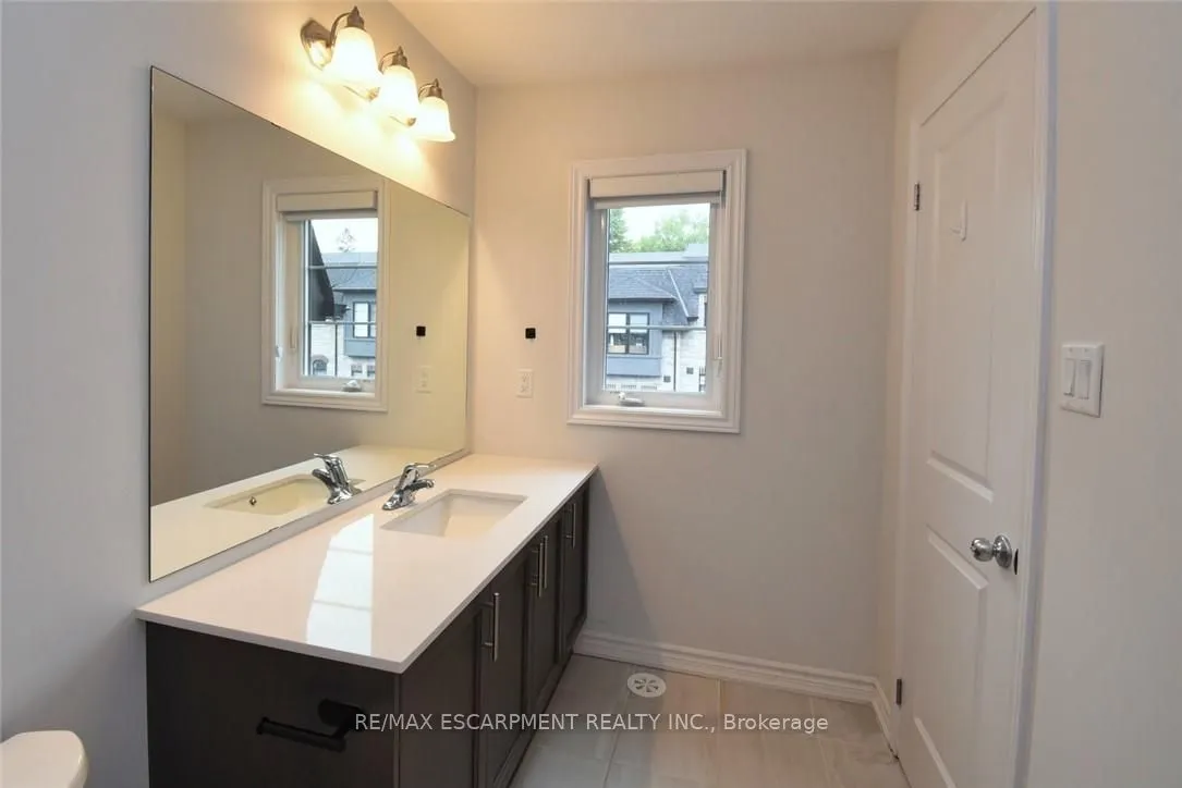 187 Wilson Street W, #4