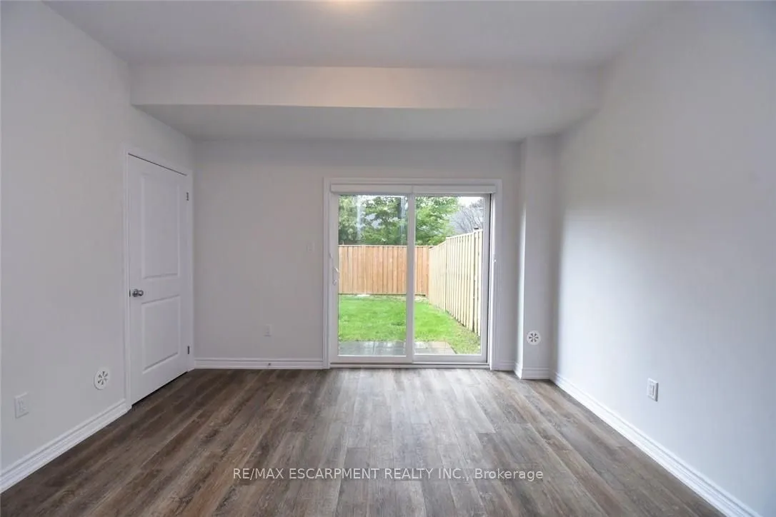 187 Wilson Street W, #4