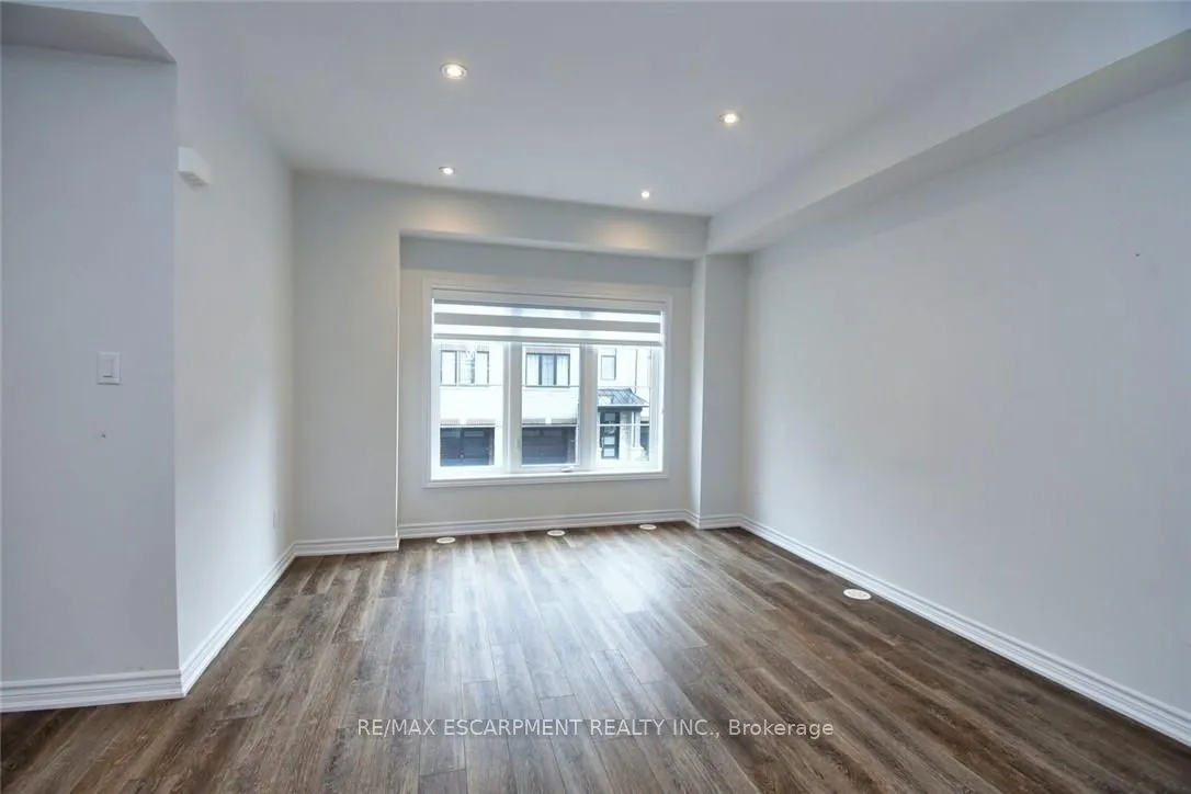 187 Wilson Street W, #4