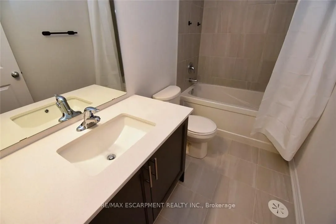 187 Wilson Street W, #4