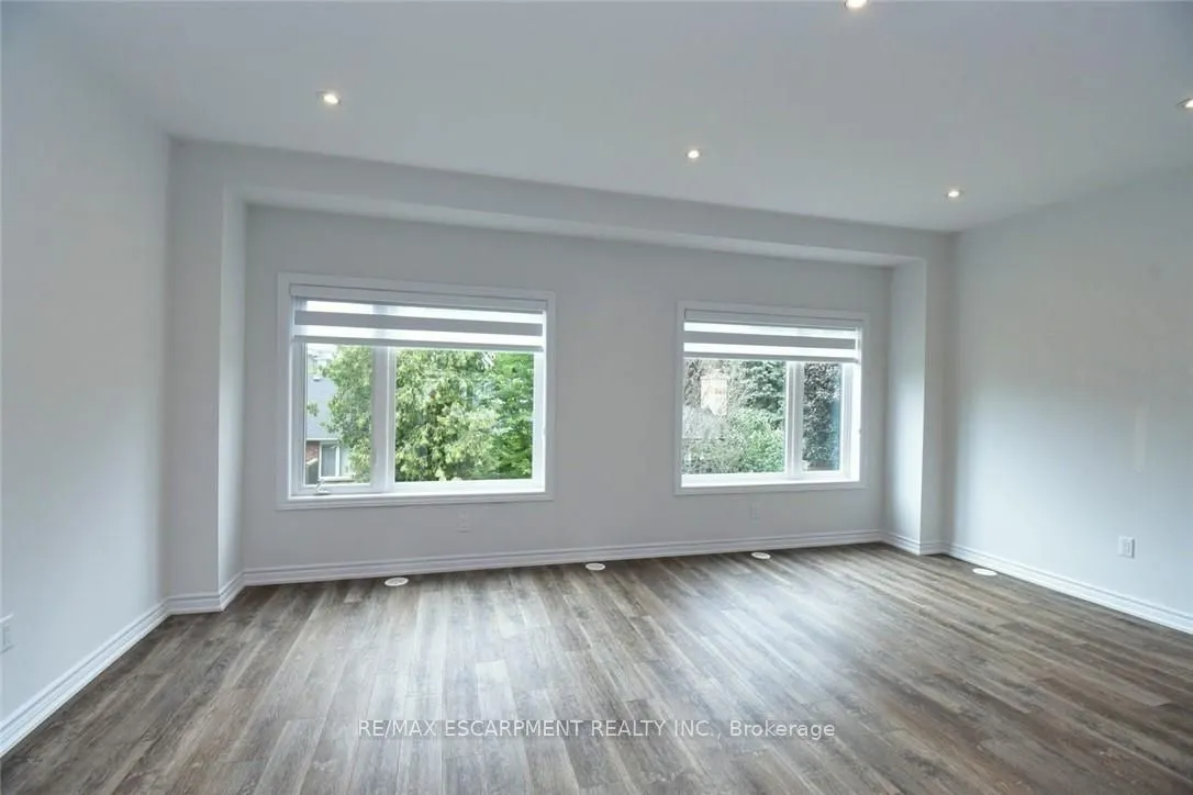 187 Wilson Street W, #4