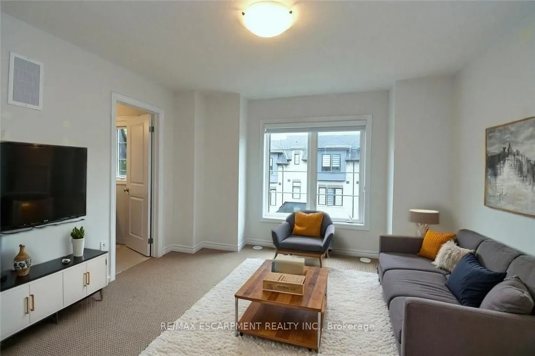 187 Wilson Street W, #4