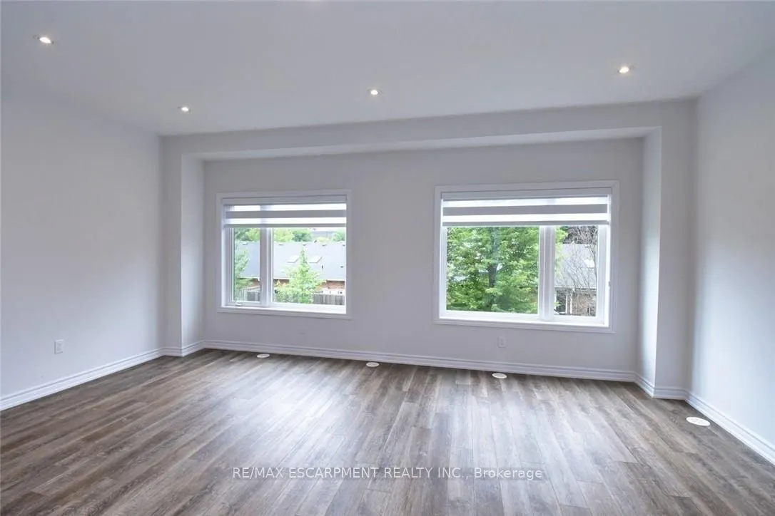 187 Wilson Street W, #4