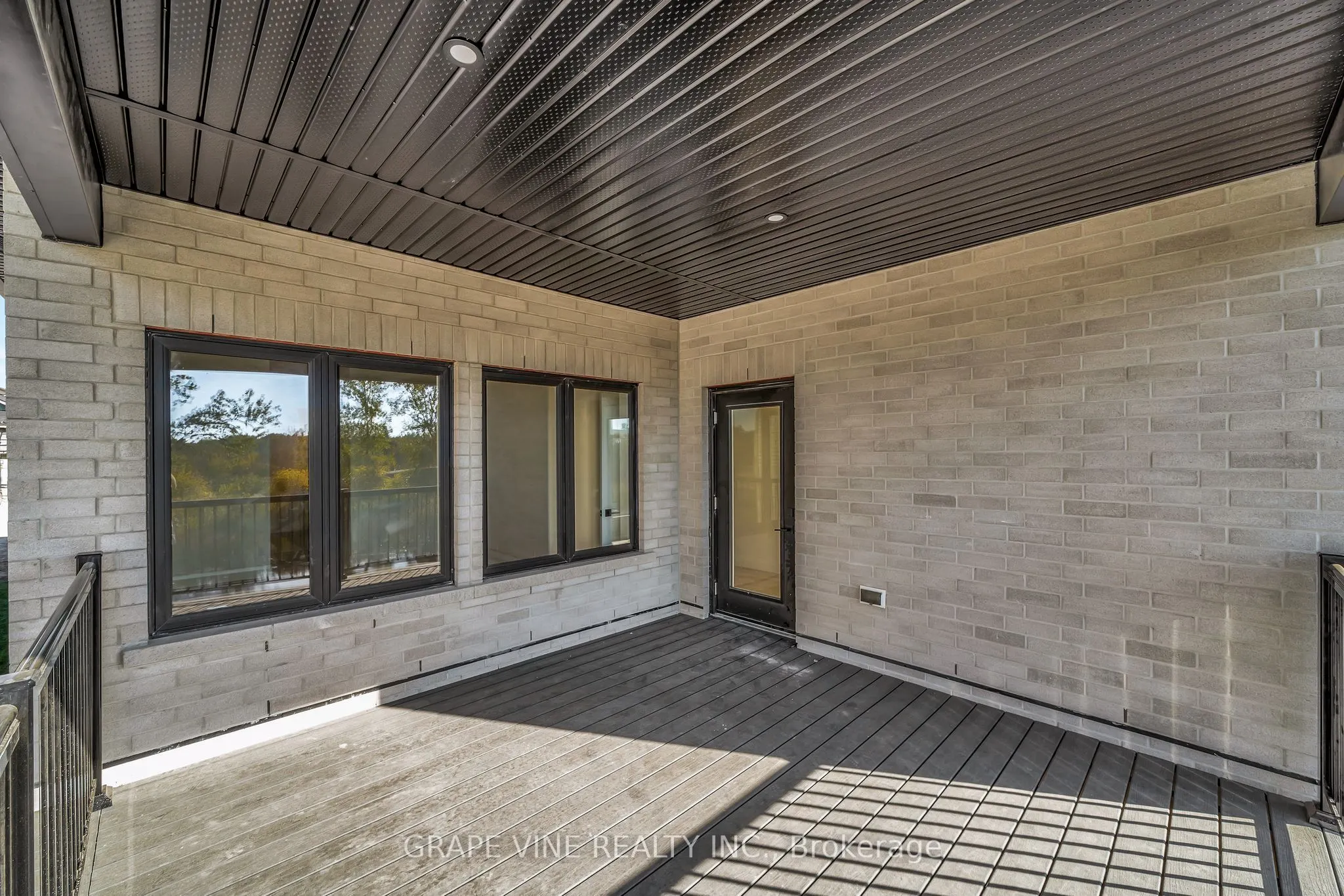 128 royal gala Drive