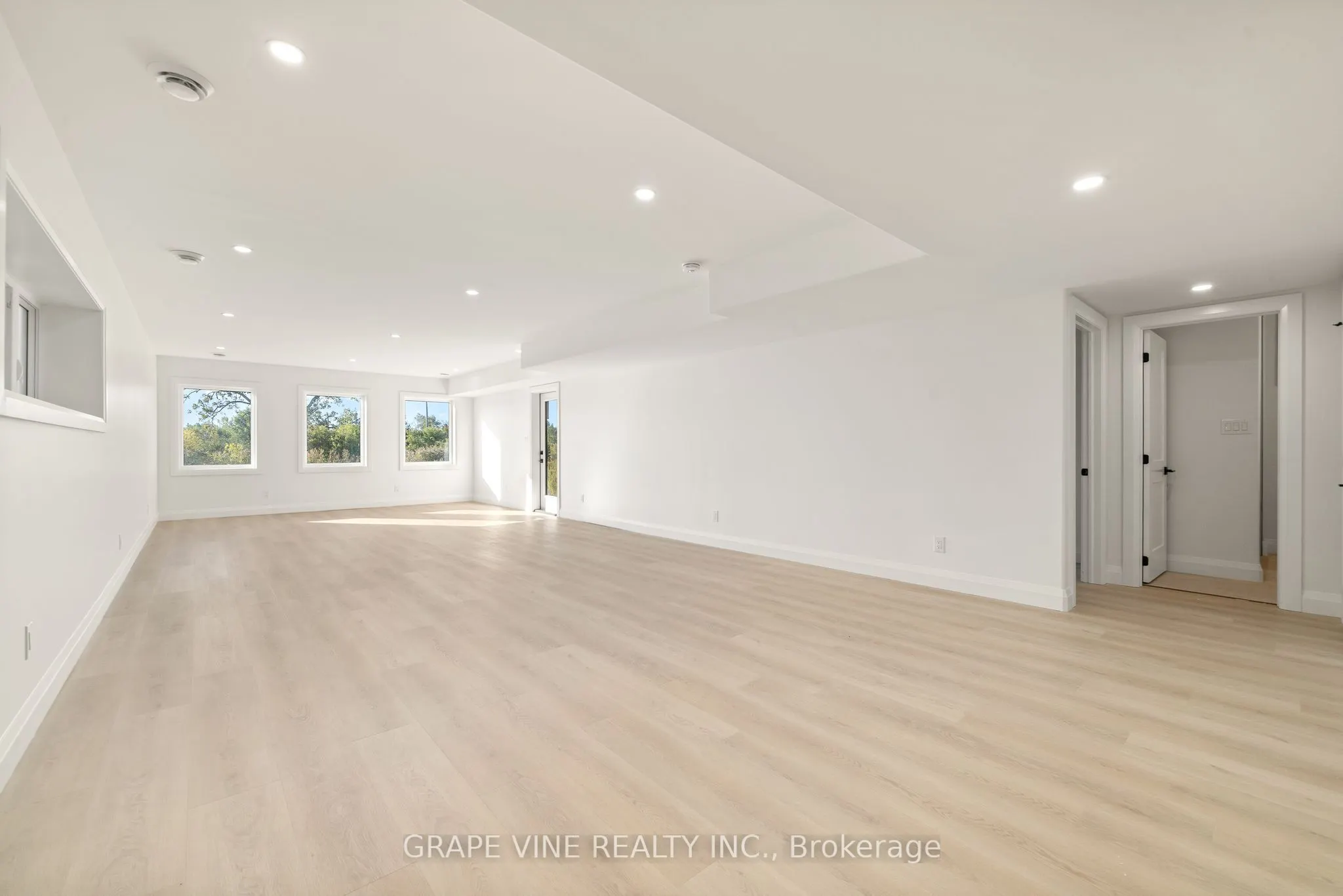 128 royal gala Drive