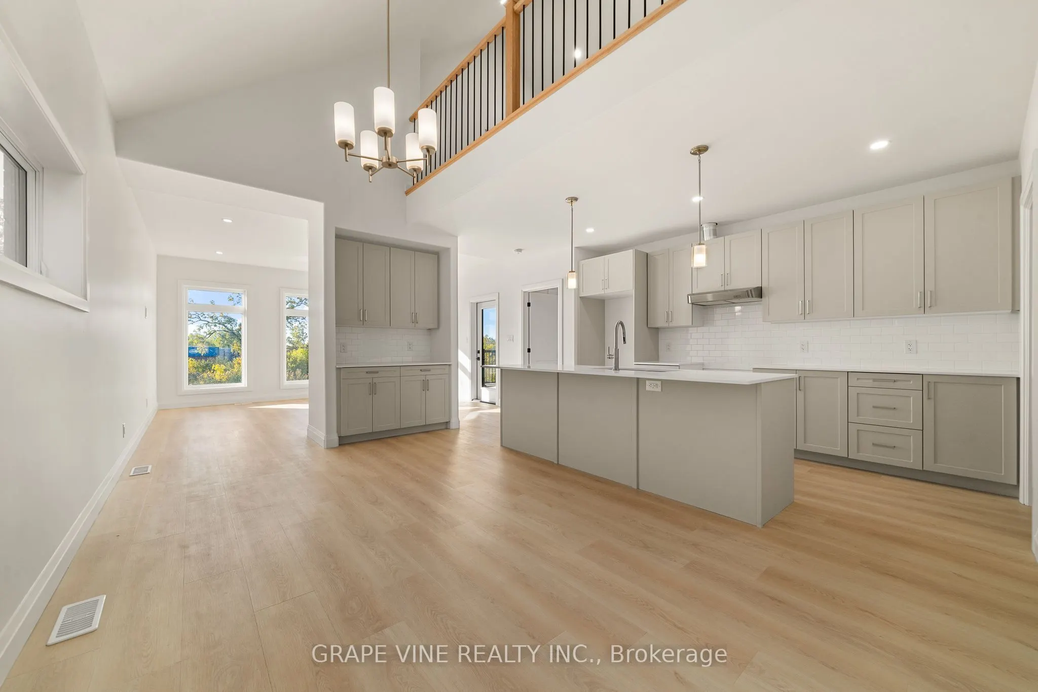 128 royal gala Drive