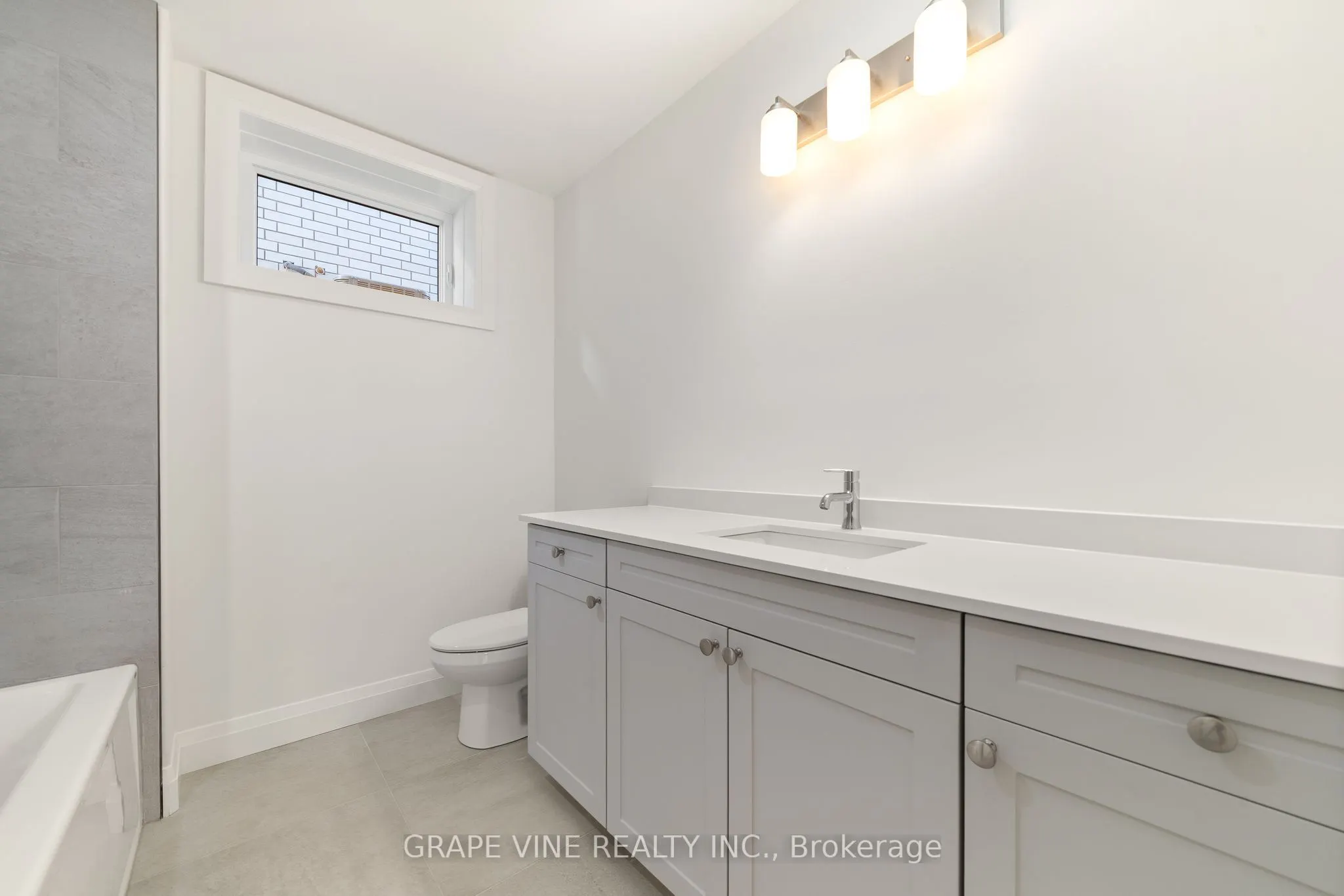 128 royal gala Drive