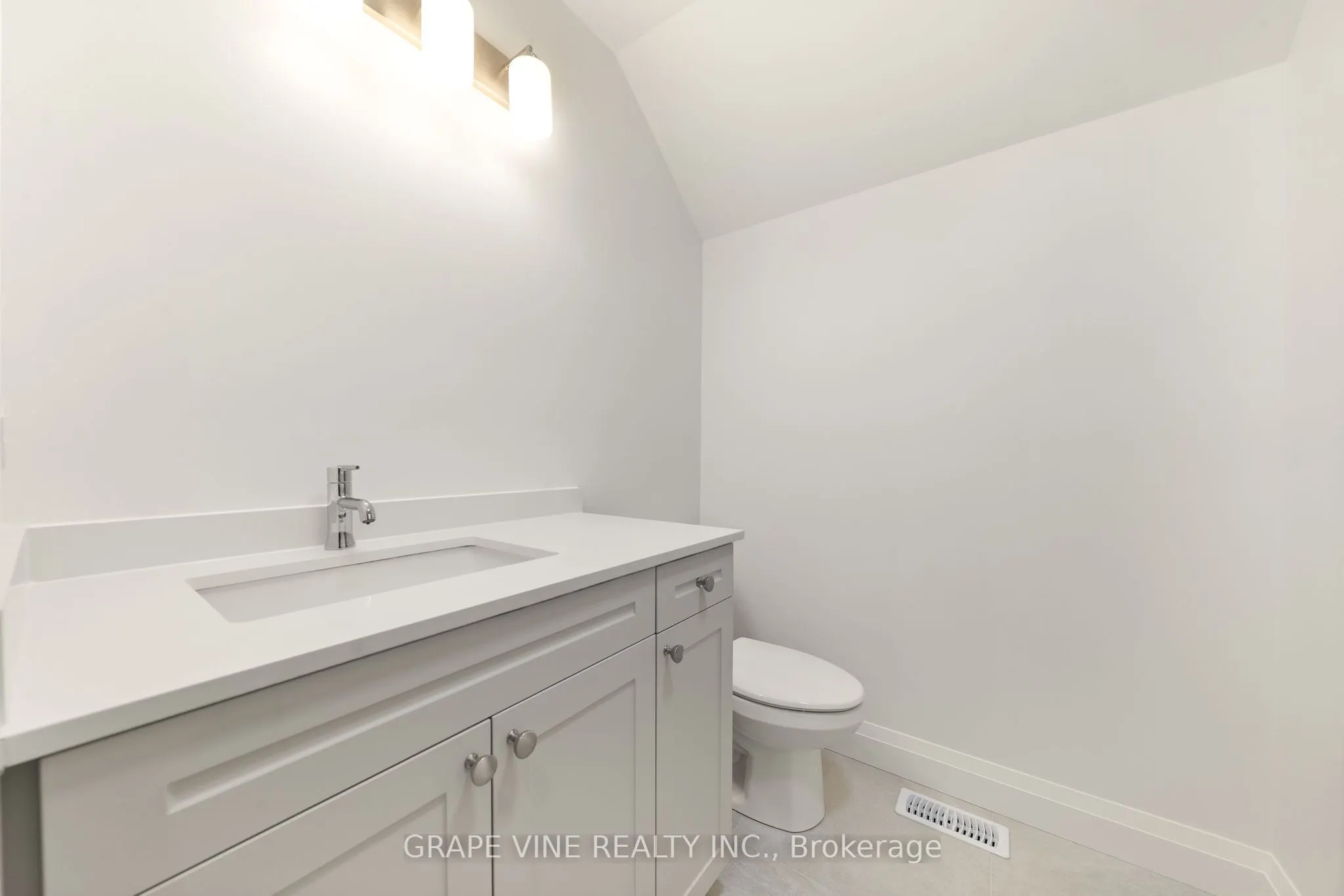 128 royal gala Drive