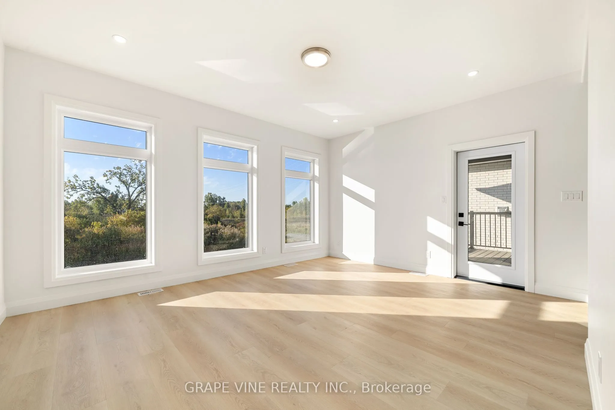 128 royal gala Drive