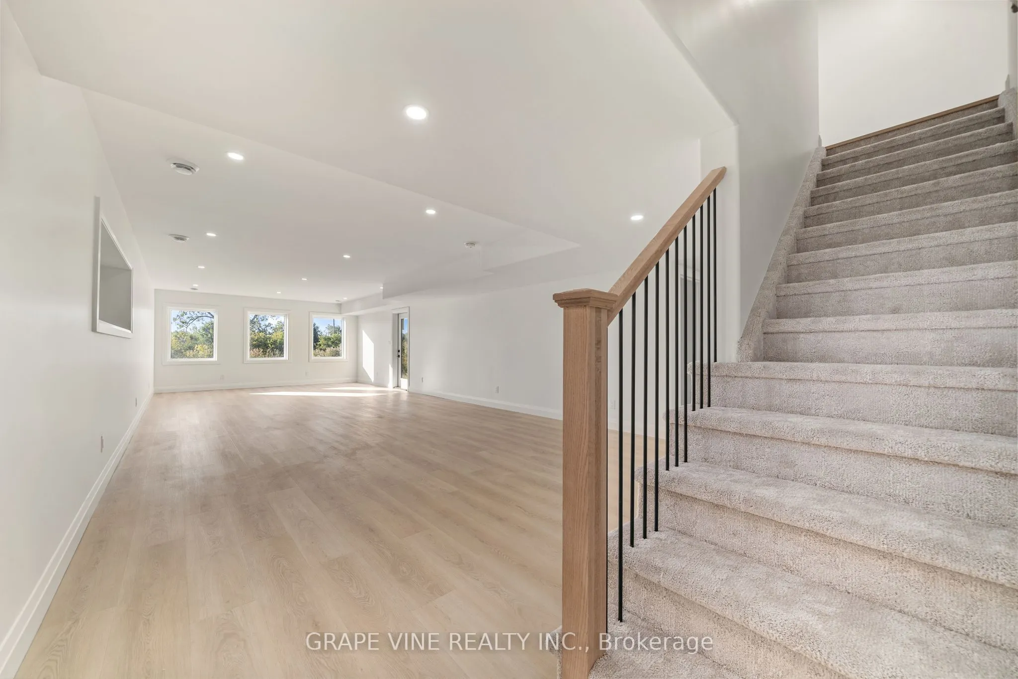 128 royal gala Drive