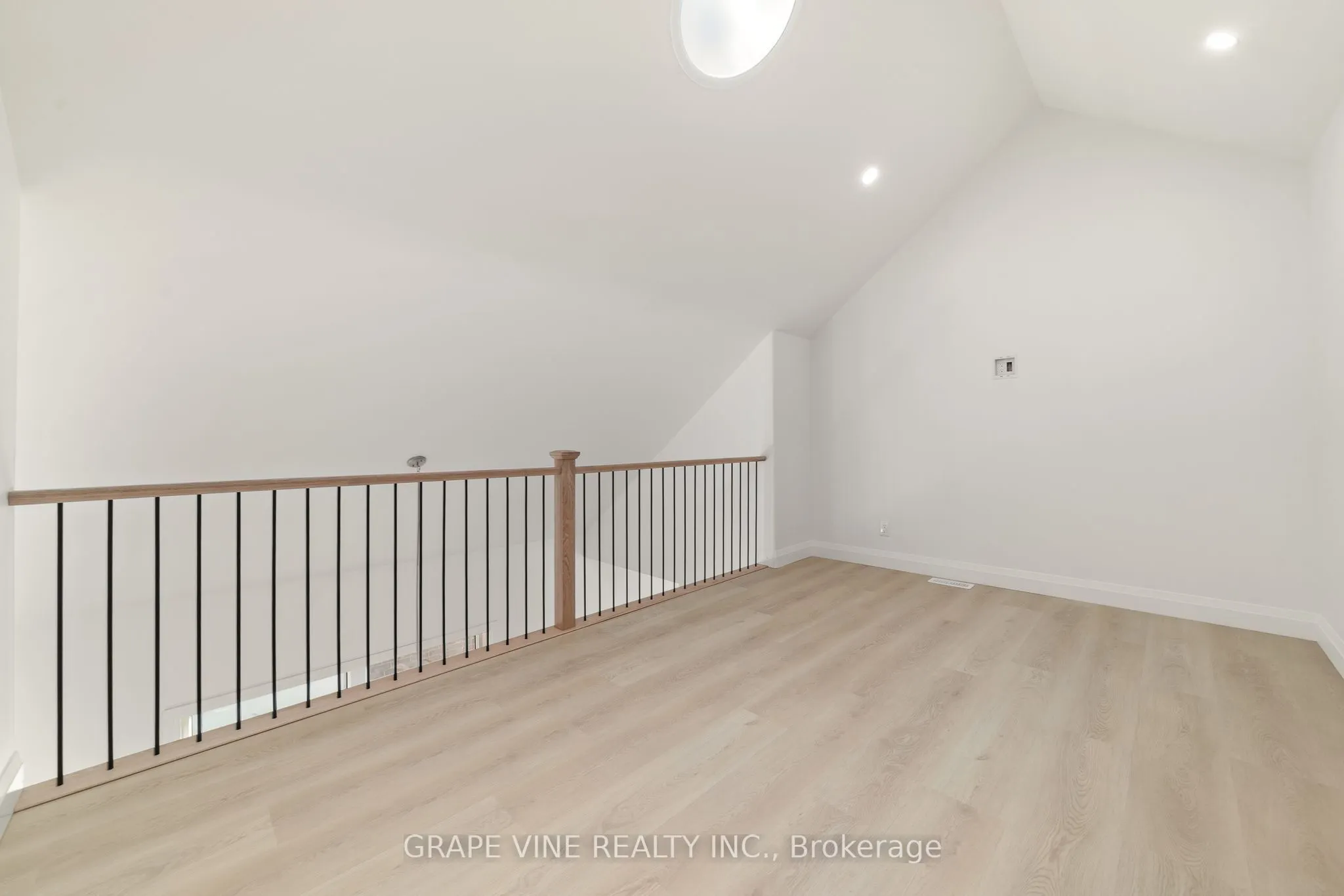 128 royal gala Drive