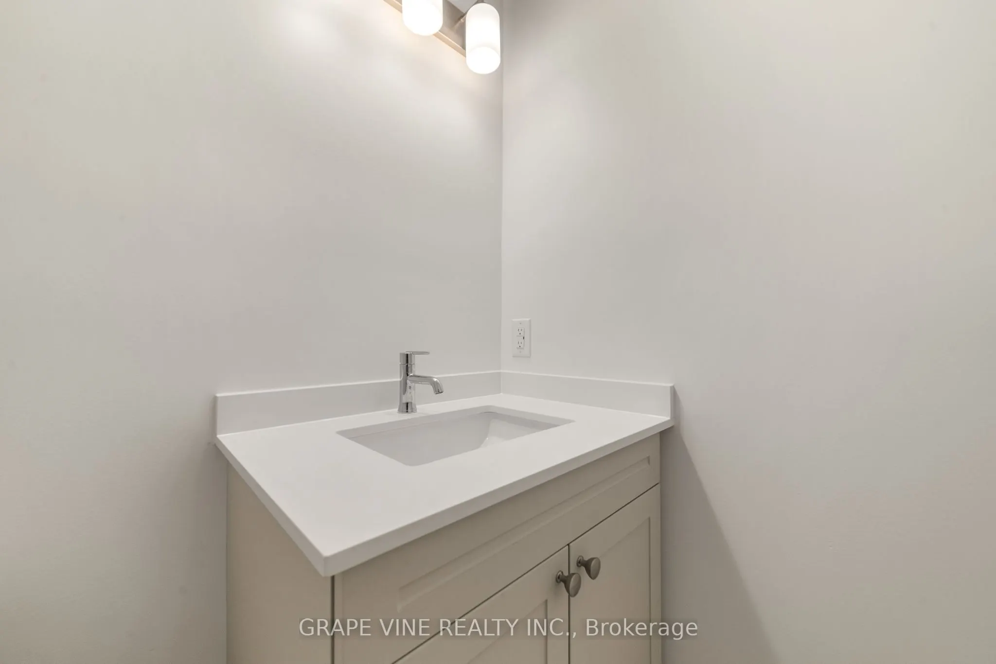 128 royal gala Drive