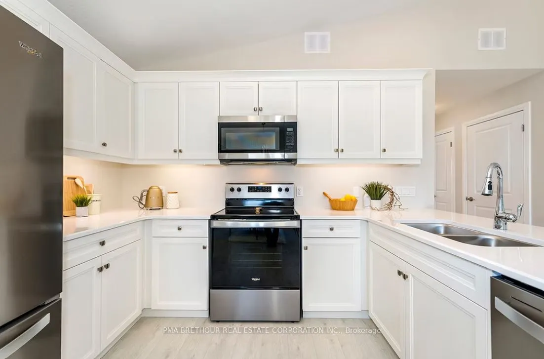 21 Bluffs View Boulevard