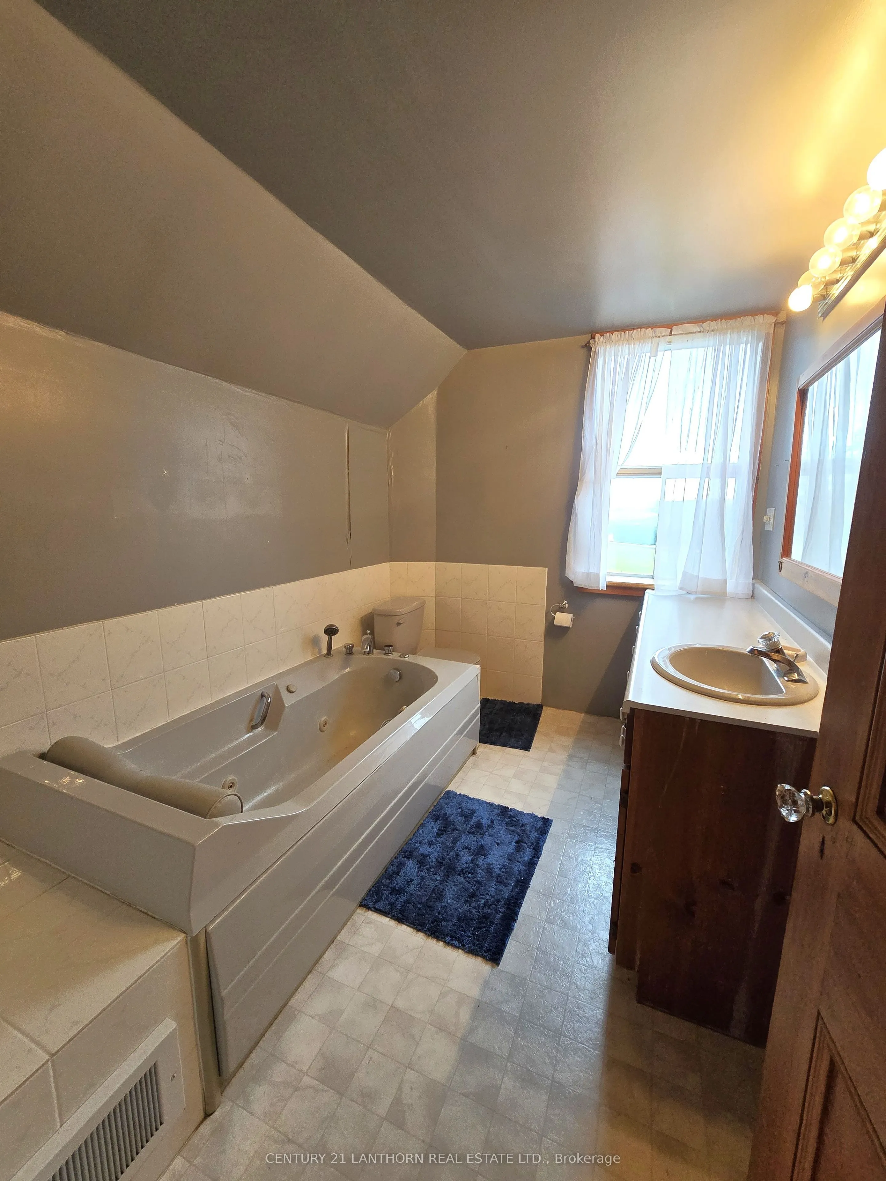 488297 30th Side Road