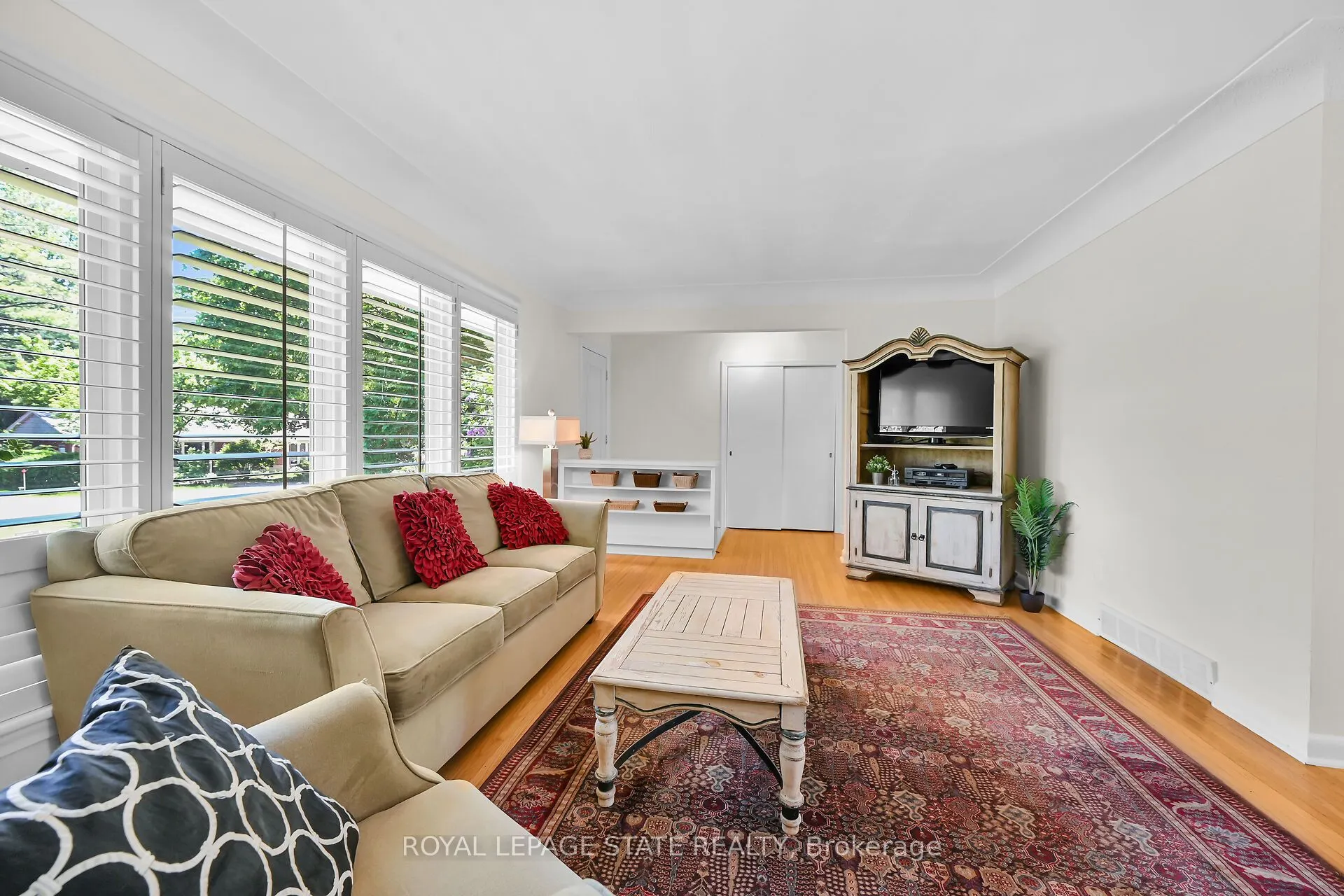 128 Oneida Boulevard