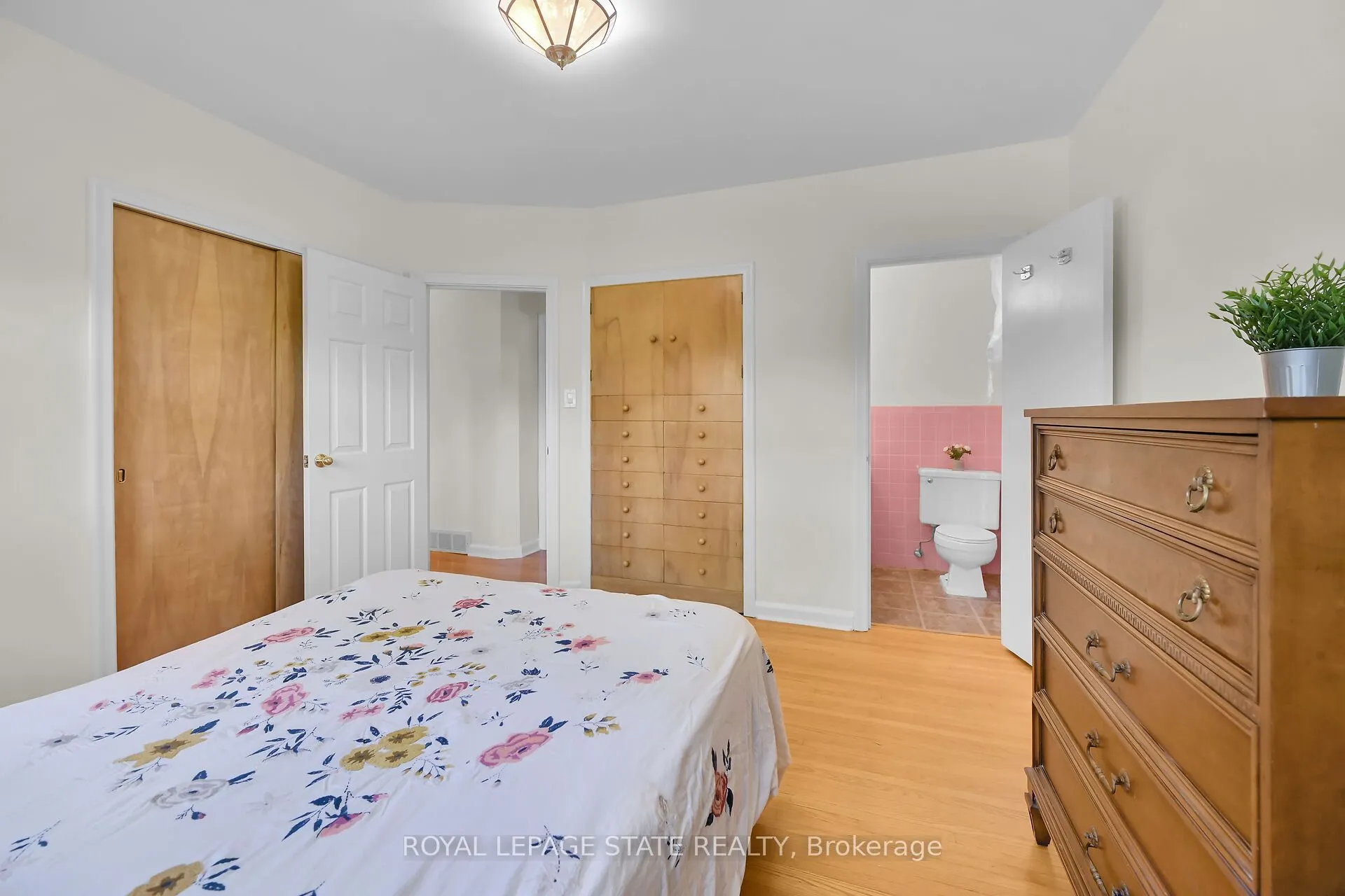 128 Oneida Boulevard