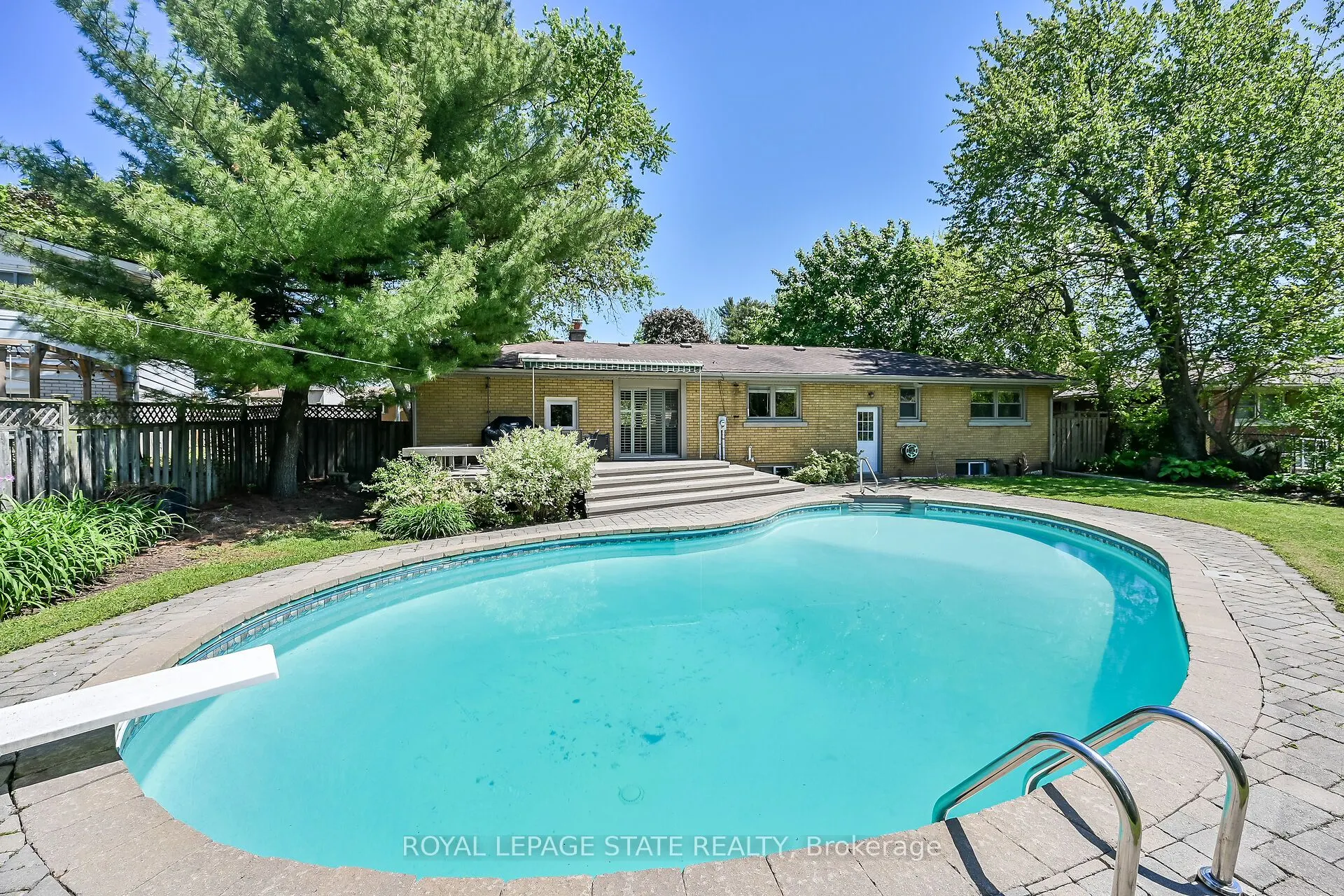 128 Oneida Boulevard