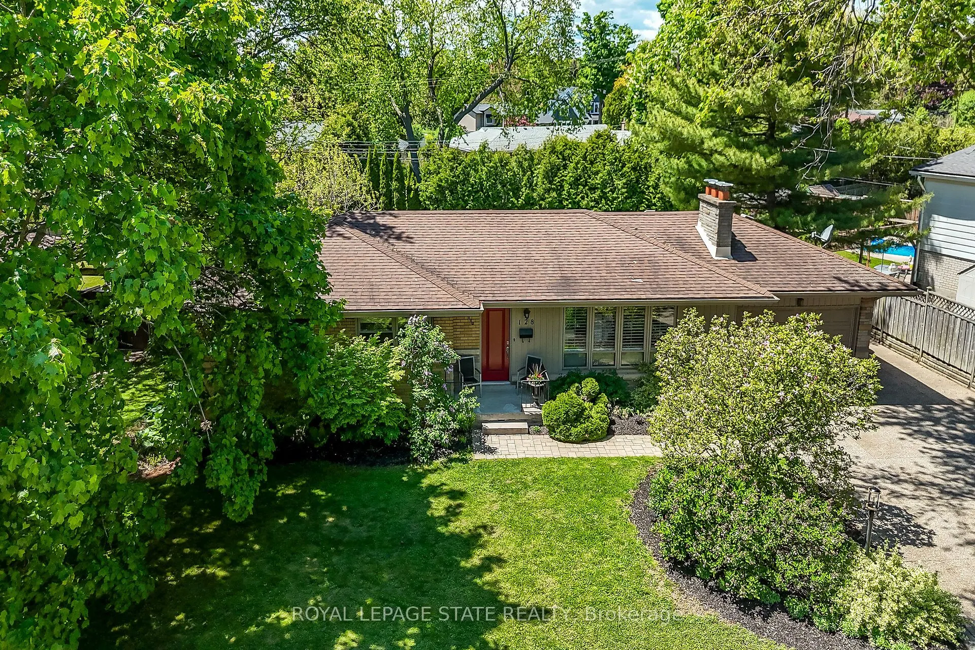 128 Oneida Boulevard