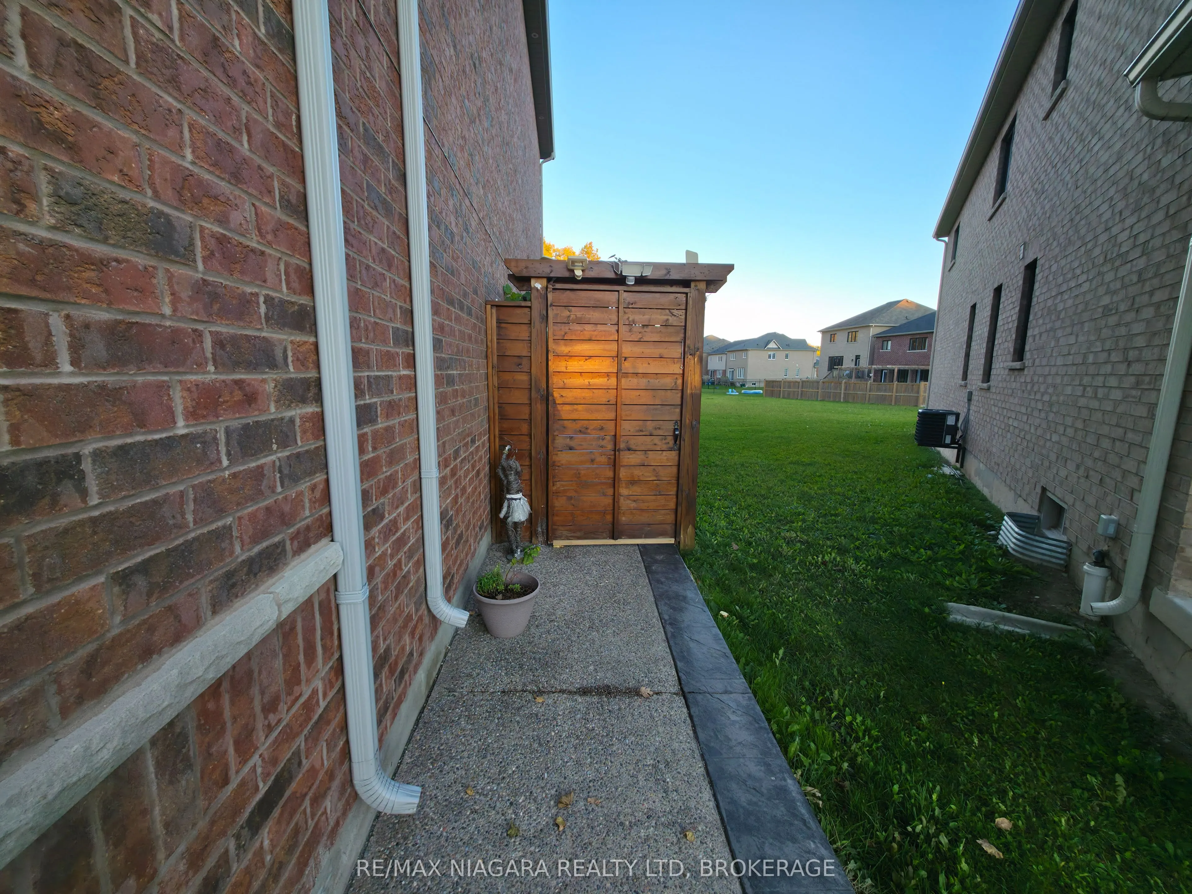 7879 Buckeye Crescent, #Lower