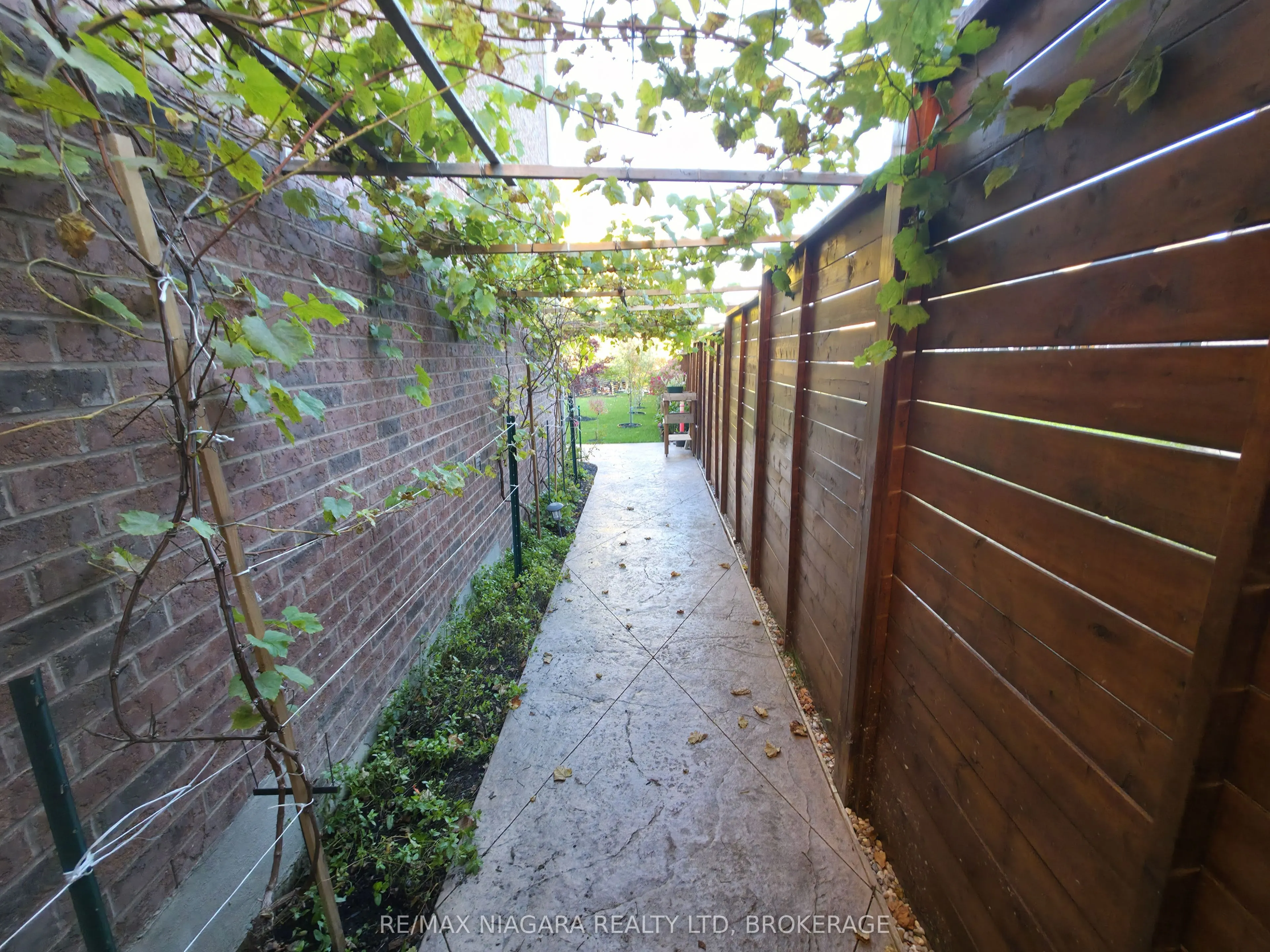 7879 Buckeye Crescent, #Lower