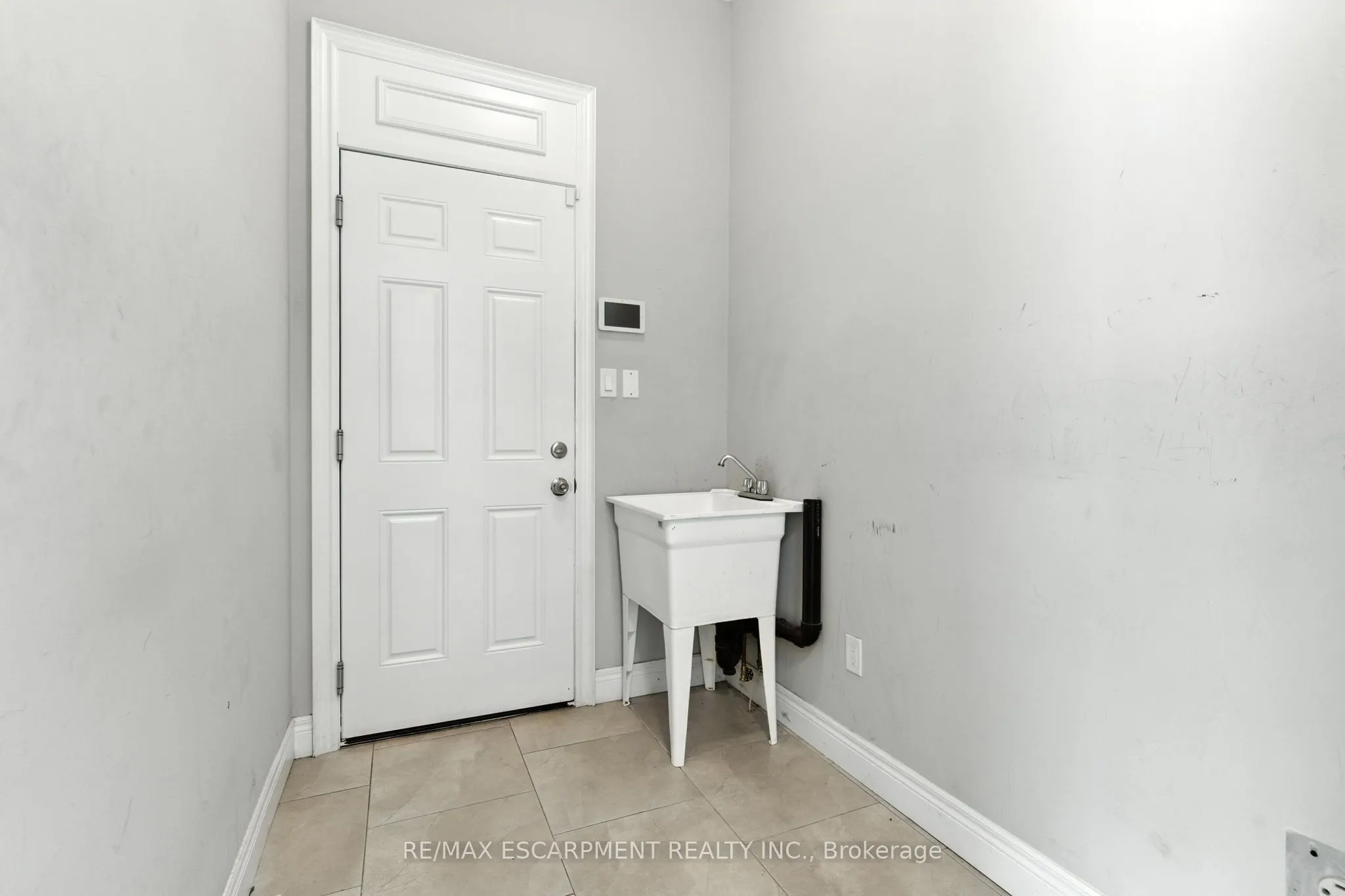 43 Riesling Court