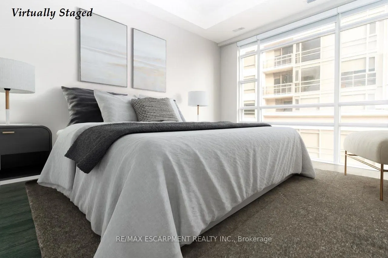 150 Main Street W, #801